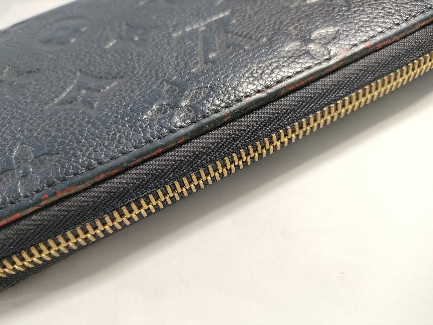 LOUIS VUITTON Monogram Empreinte Zippy Wallet