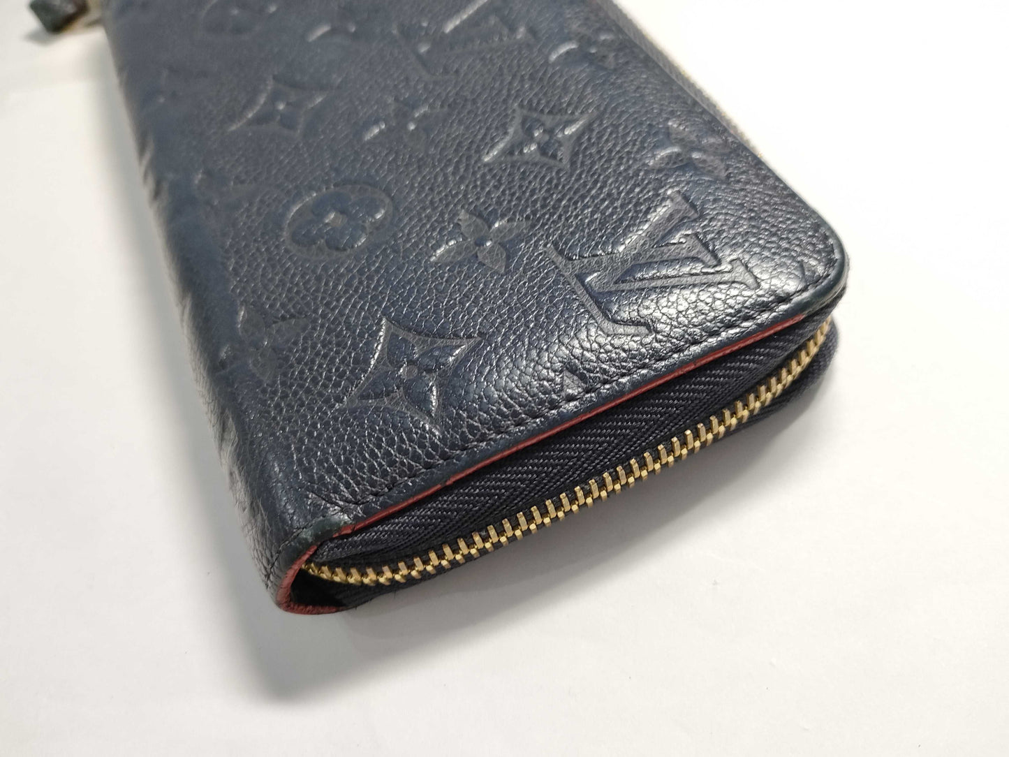 LOUIS VUITTON Monogram Empreinte Zippy Wallet