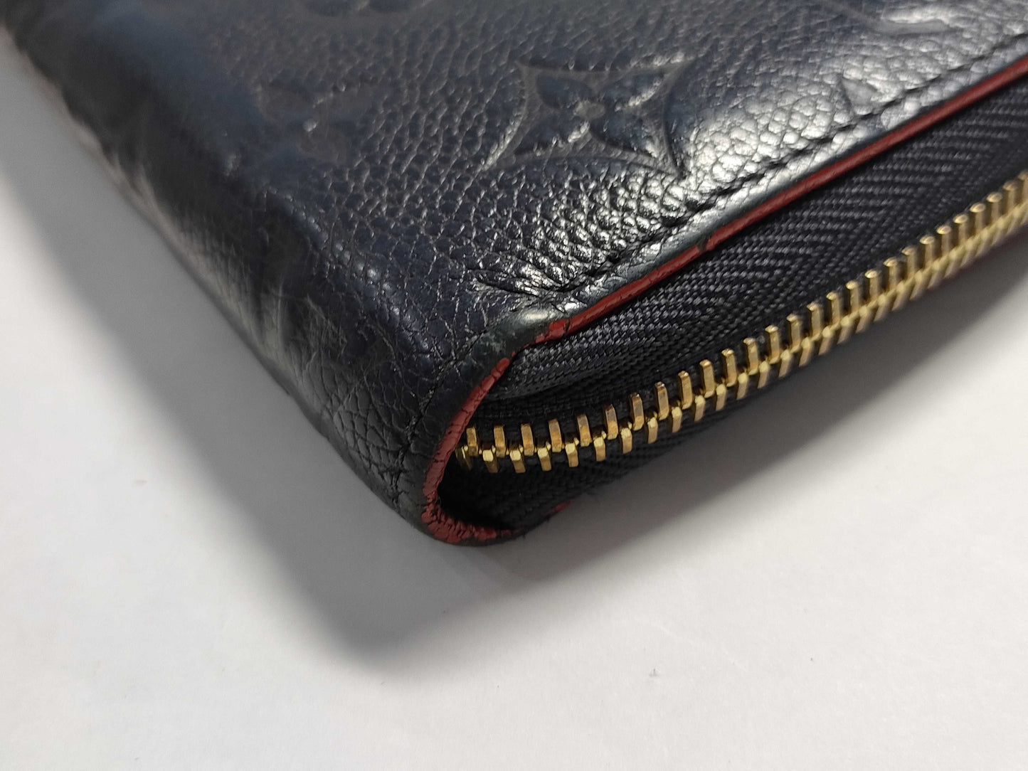 LOUIS VUITTON Monogram Empreinte Zippy Wallet