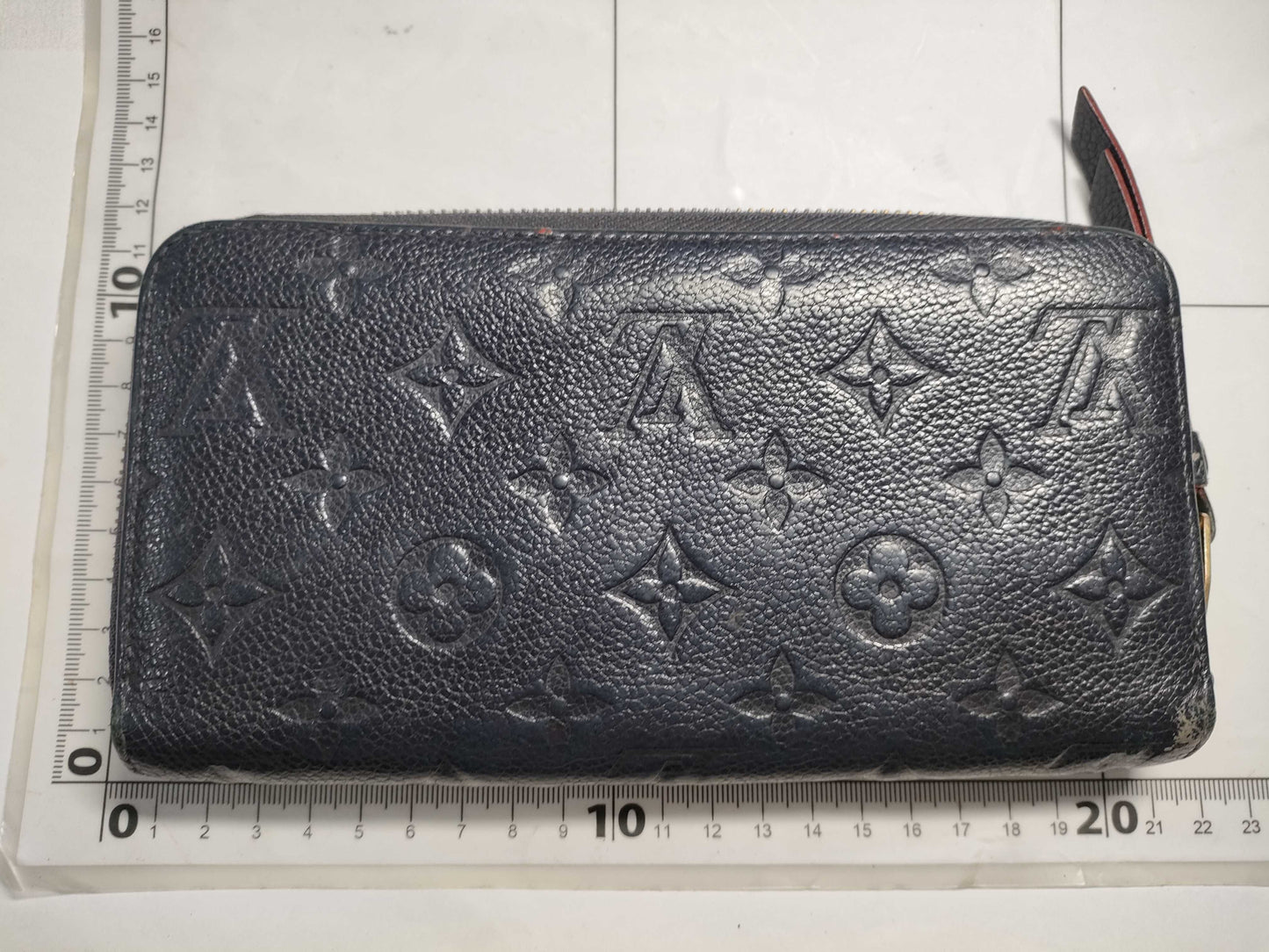 LOUIS VUITTON Monogram Empreinte Zippy Wallet