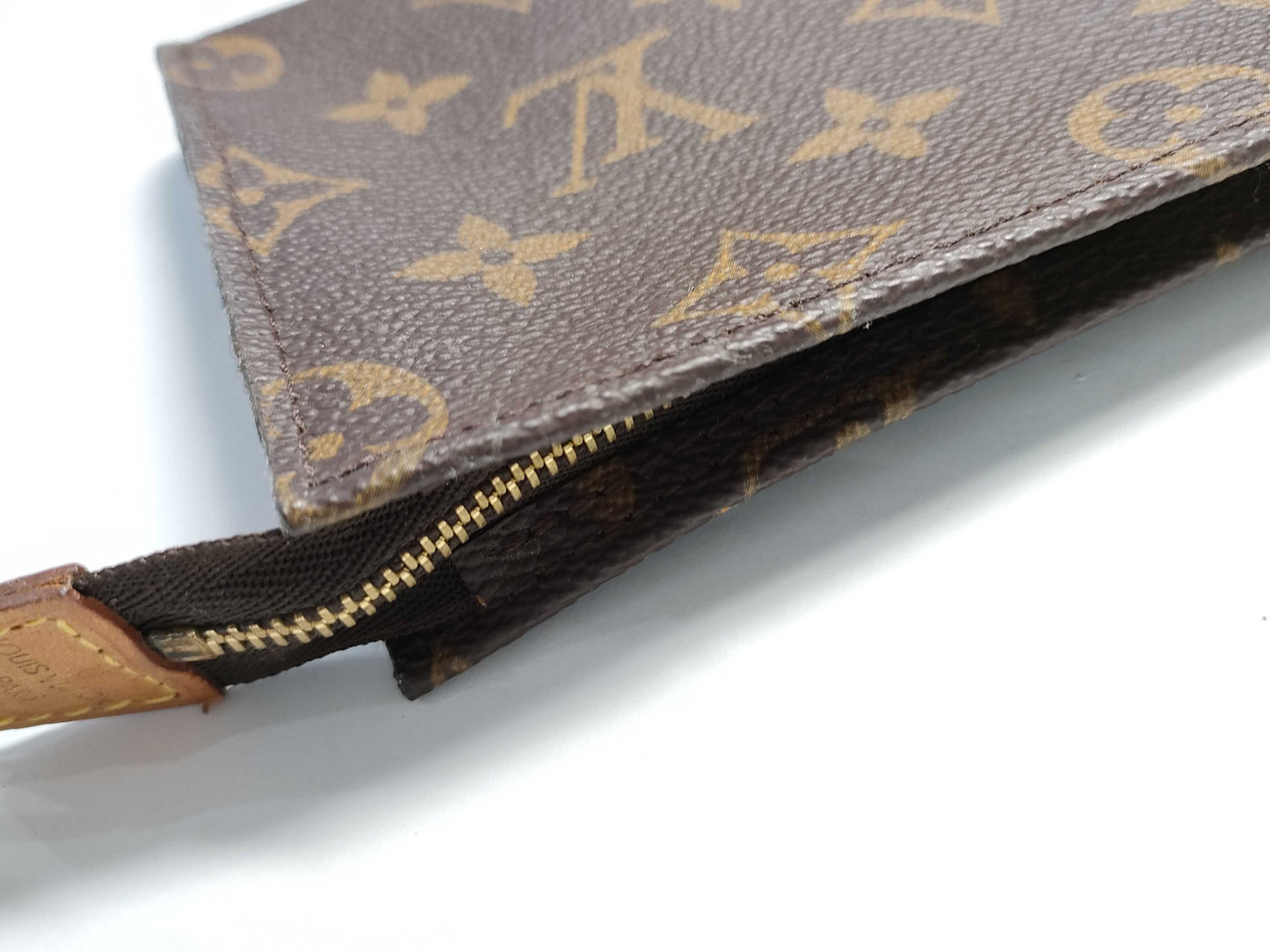 LOUIS VUITTON Monogram Bucket Brown Pouch