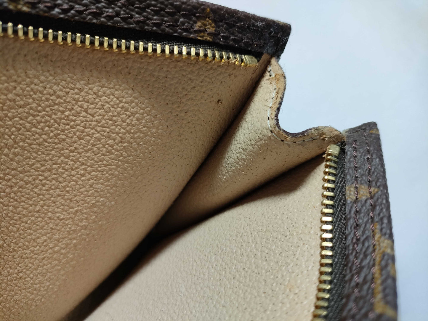 LOUIS VUITTON Monogram Bucket Brown Pouch