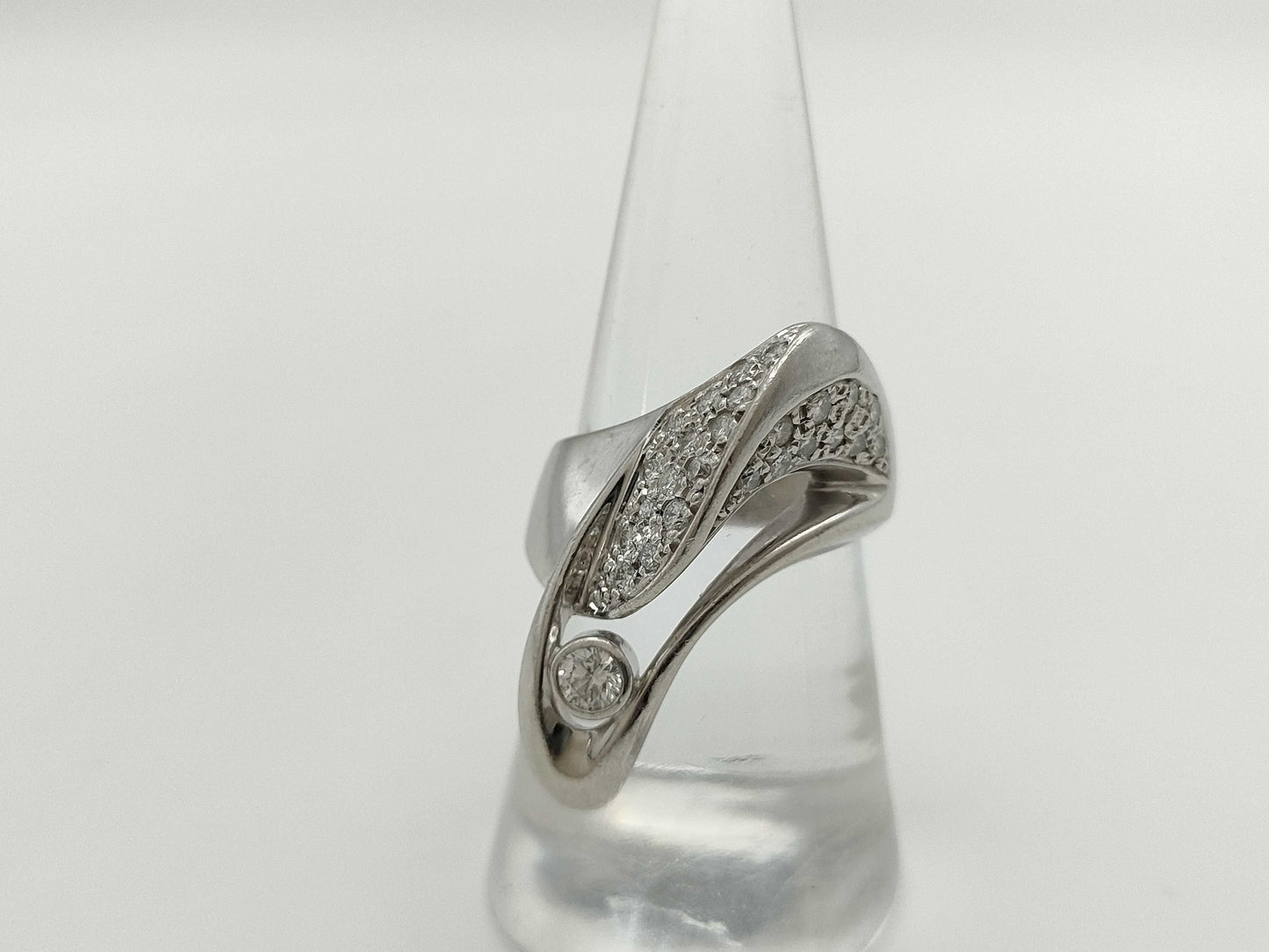 D0.154/0.47ct Pt900 14.1g Ring
