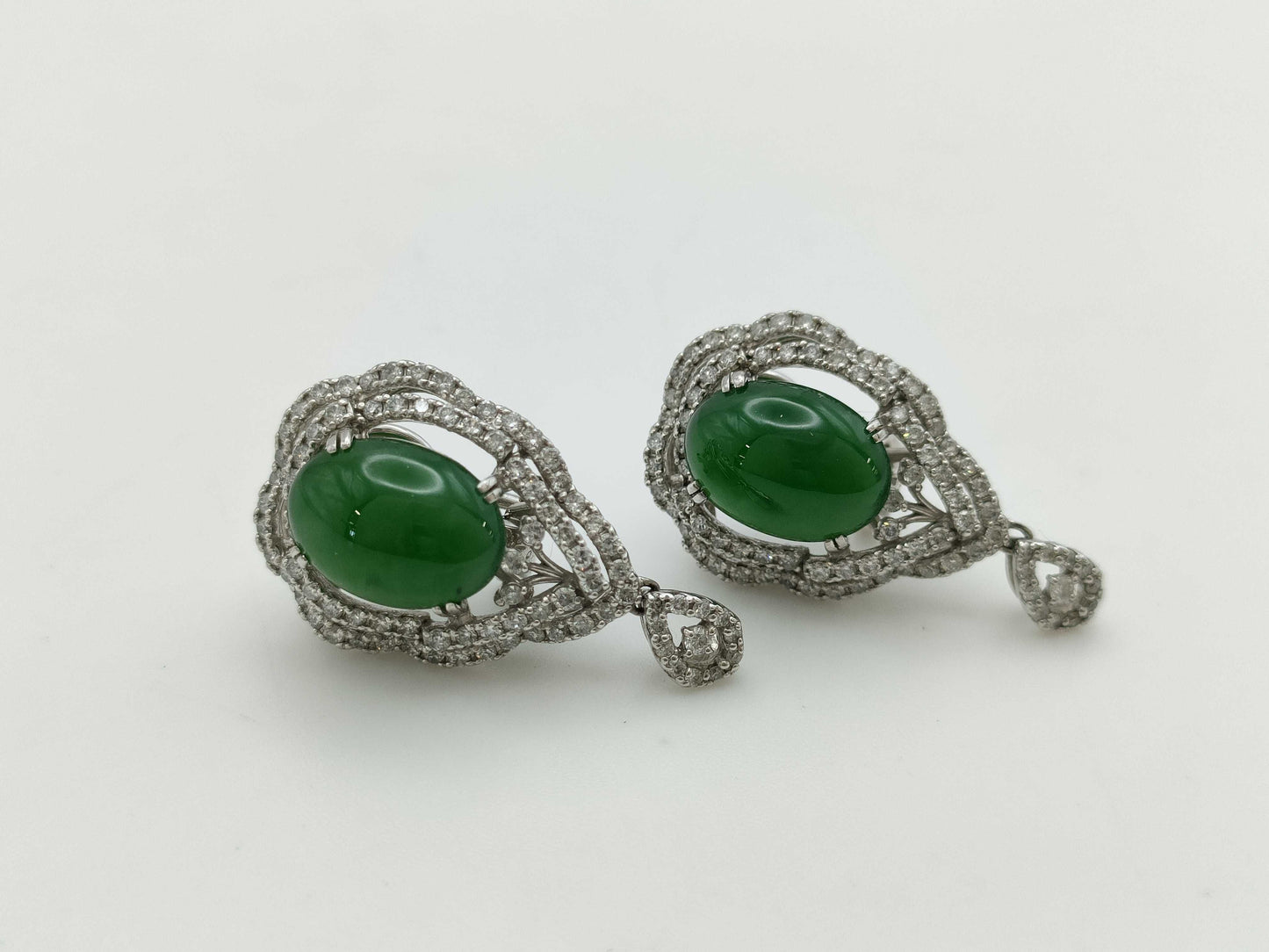 Jadeite 4.23ct D0.65ct / Jadeite 4.29ct D0.65ct K14WG/K18WG 11.8g Earrings