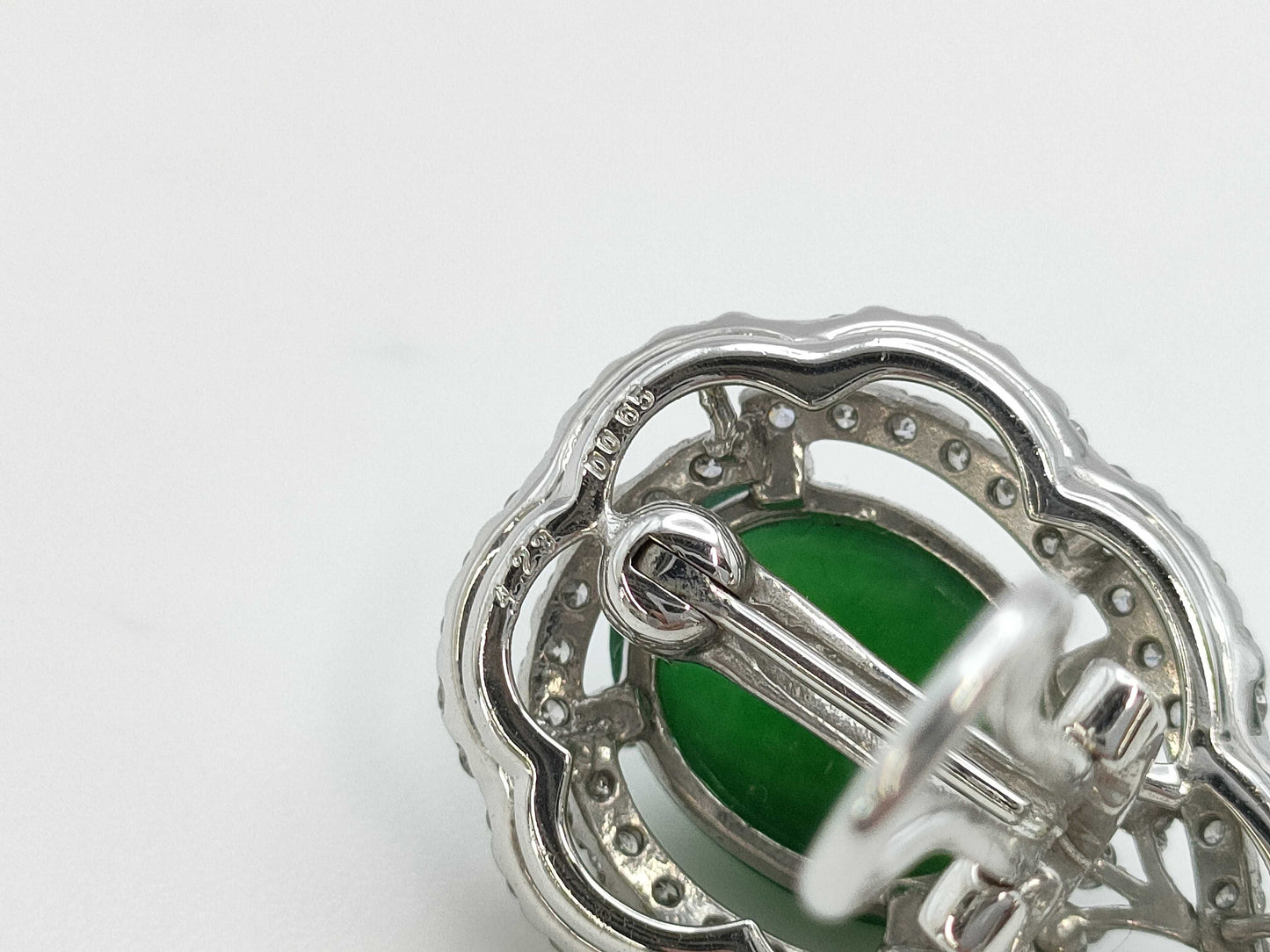 Jadeite 4.23ct D0.65ct / Jadeite 4.29ct D0.65ct K14WG/K18WG 11.8g Earrings