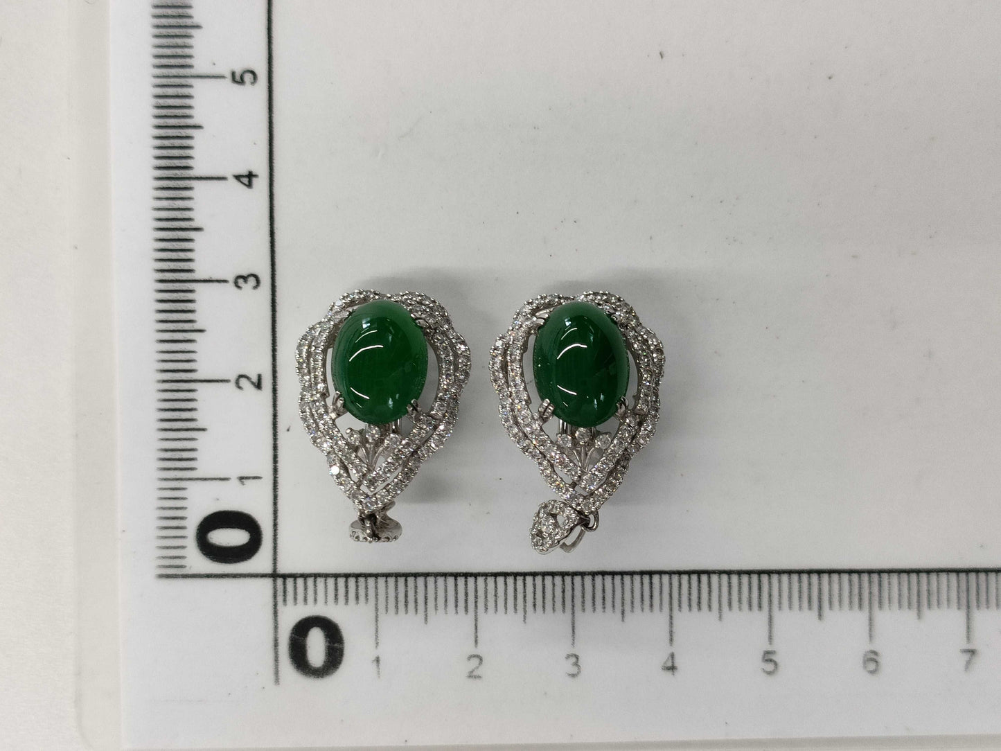 Jadeite 4.23ct D0.65ct / Jadeite 4.29ct D0.65ct K14WG/K18WG 11.8g Earrings
