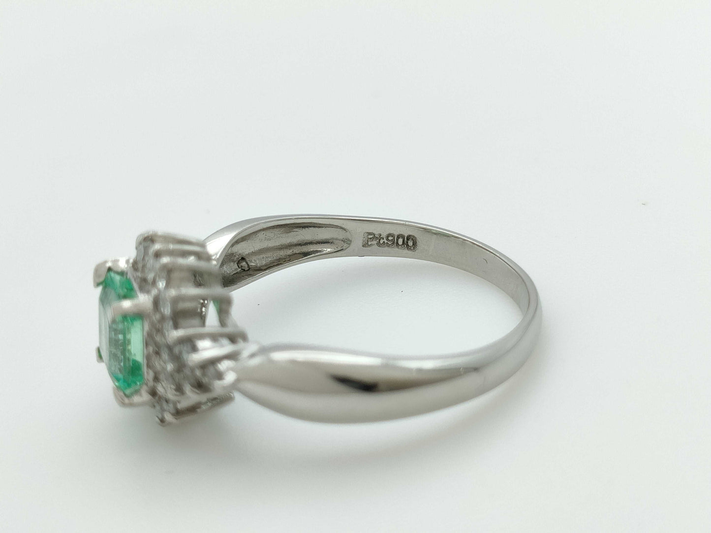 E0.70ct D0.27ct Pt900 3.7g Ring