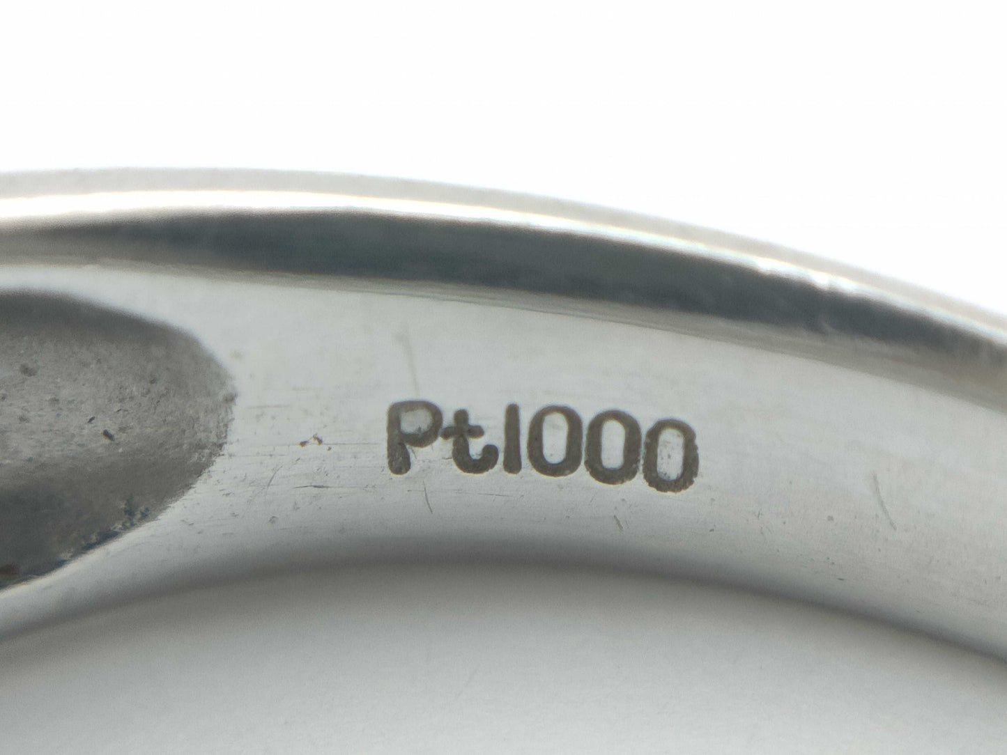 D1.50ct Pt1000 6.9g Ring