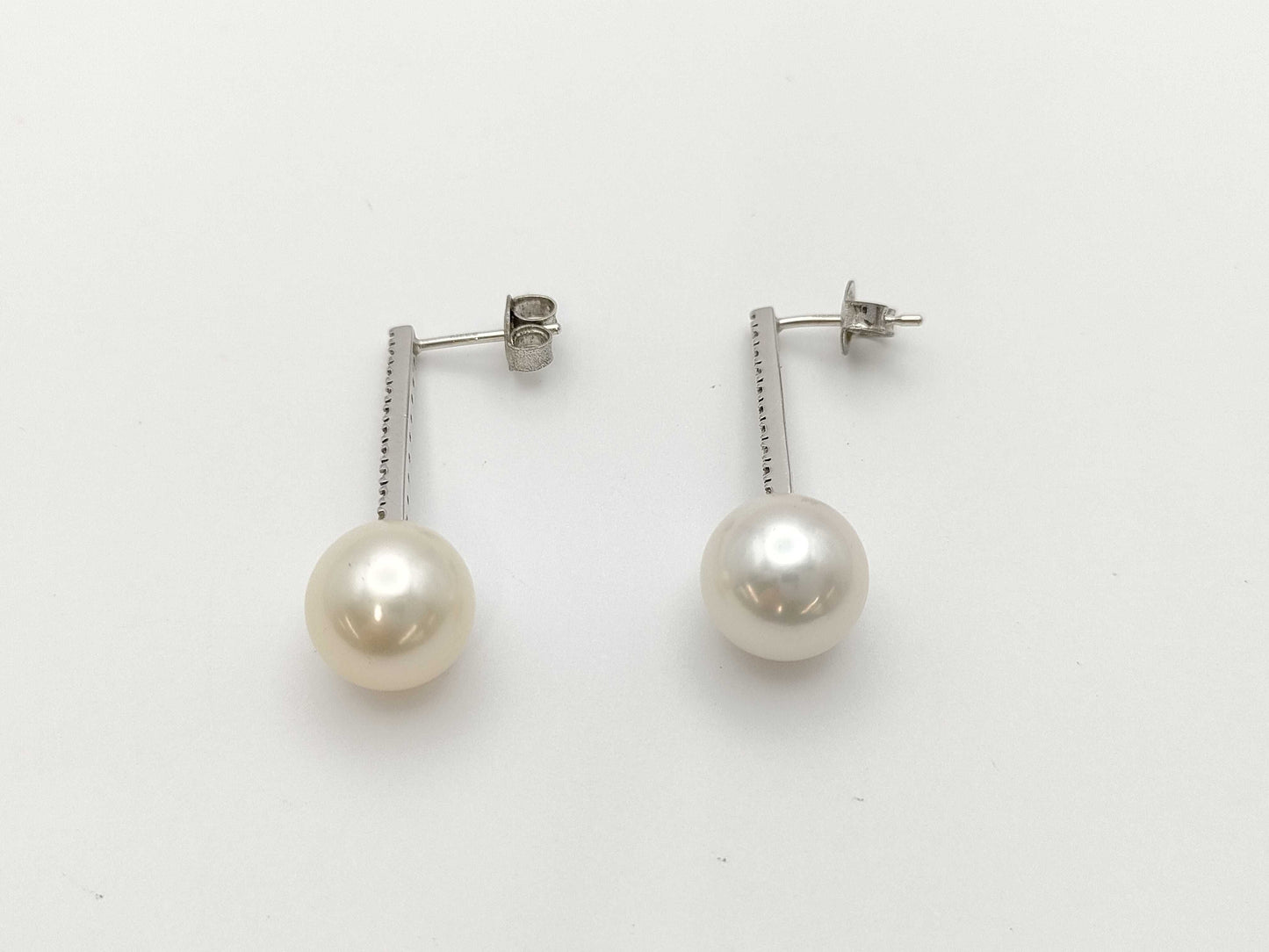 Pearl diameter: Approx. 10.0mm/10.1mm, D0.10ct/0.10ct, 18K White Gold, 4.8g, Earrings