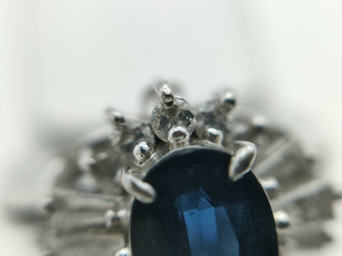 Sapphire and Diamond Pt900 6.3g Ring
