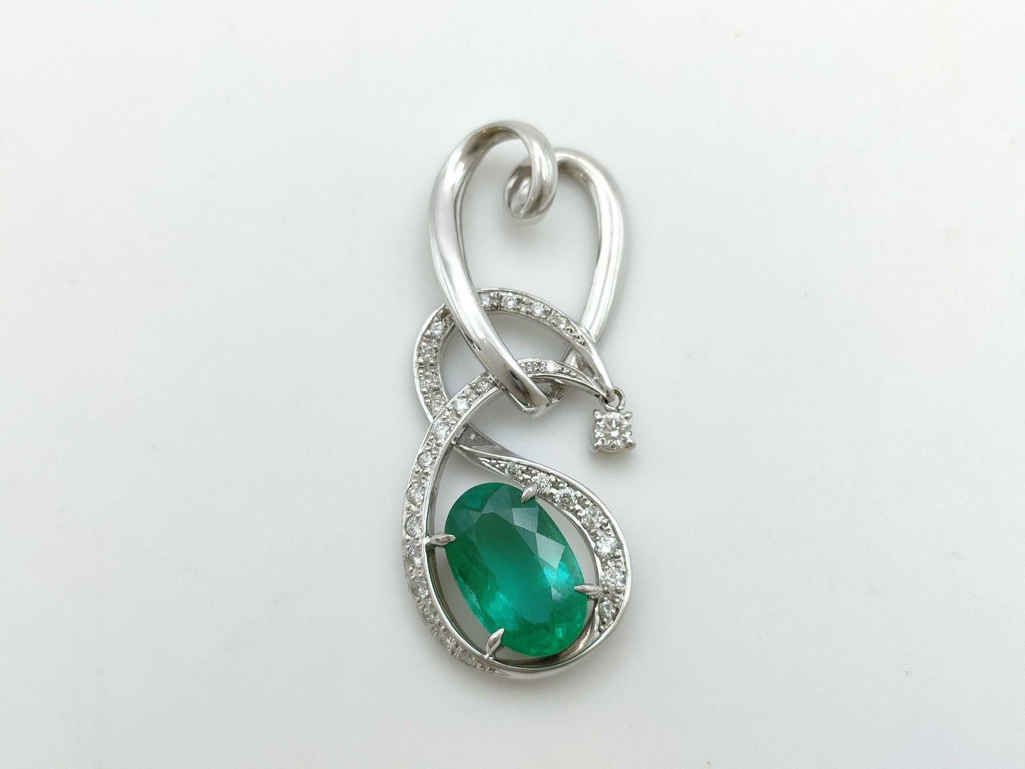 E4.63ct D0.10/0.41ct K18WG 8.6g Pendant Top