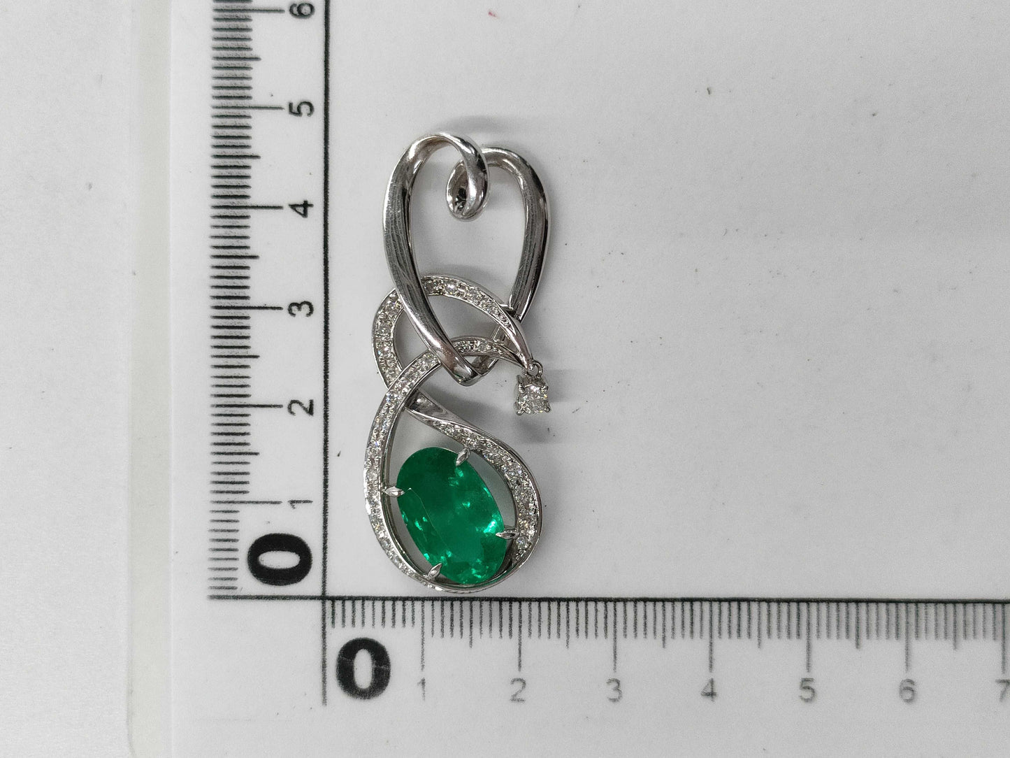 E4.63ct D0.10/0.41ct K18WG 8.6g Pendant Top