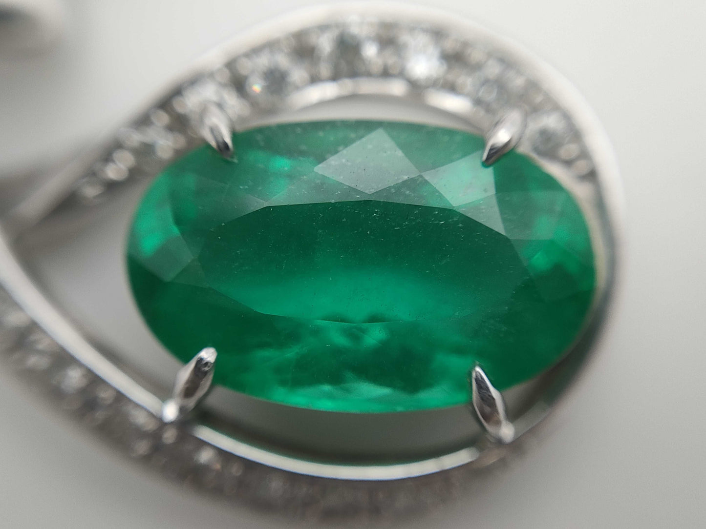 E4.63ct D0.10/0.41ct K18WG 8.6g Pendant Top