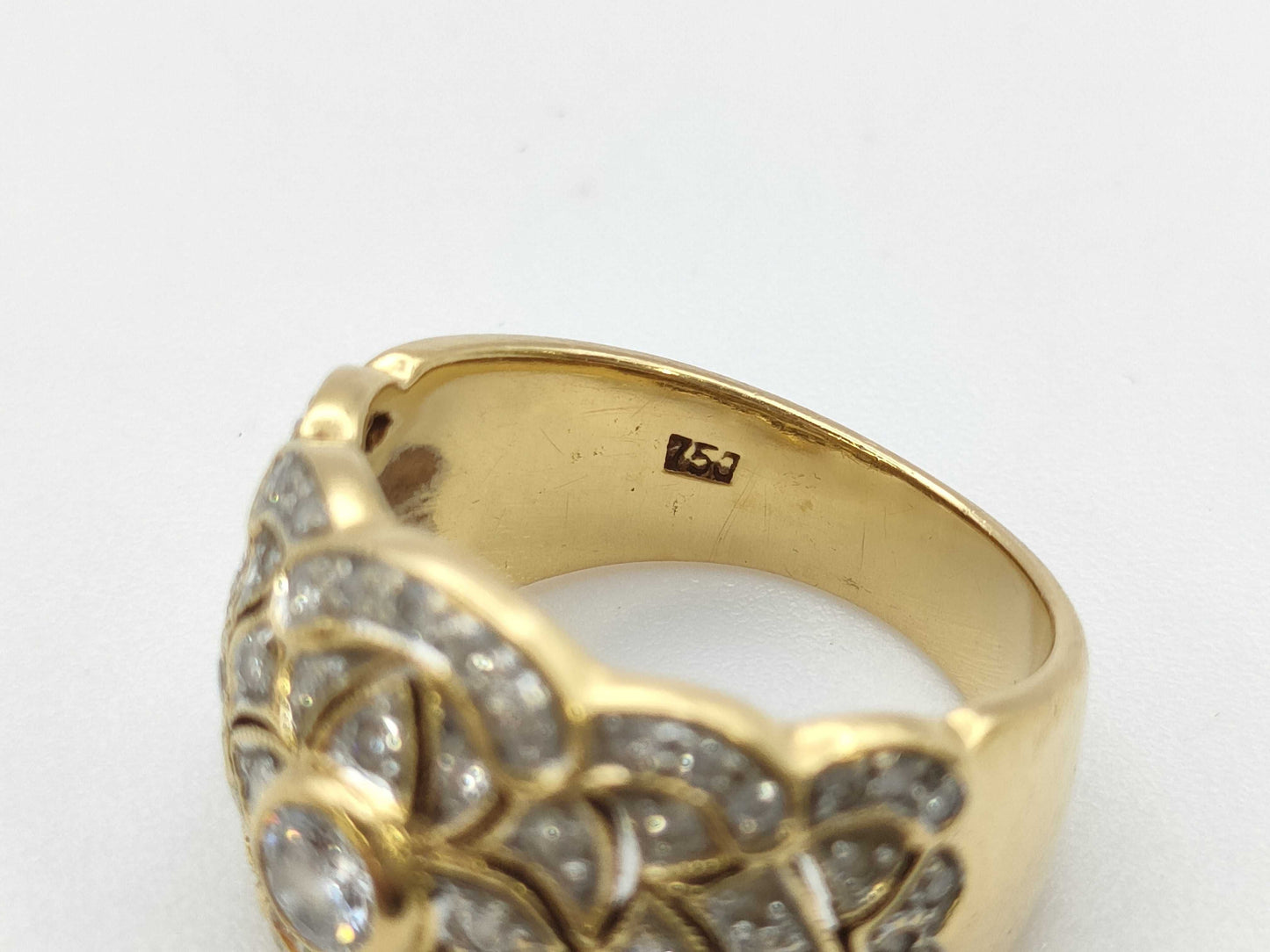 Diamond 750 7.7g Ring