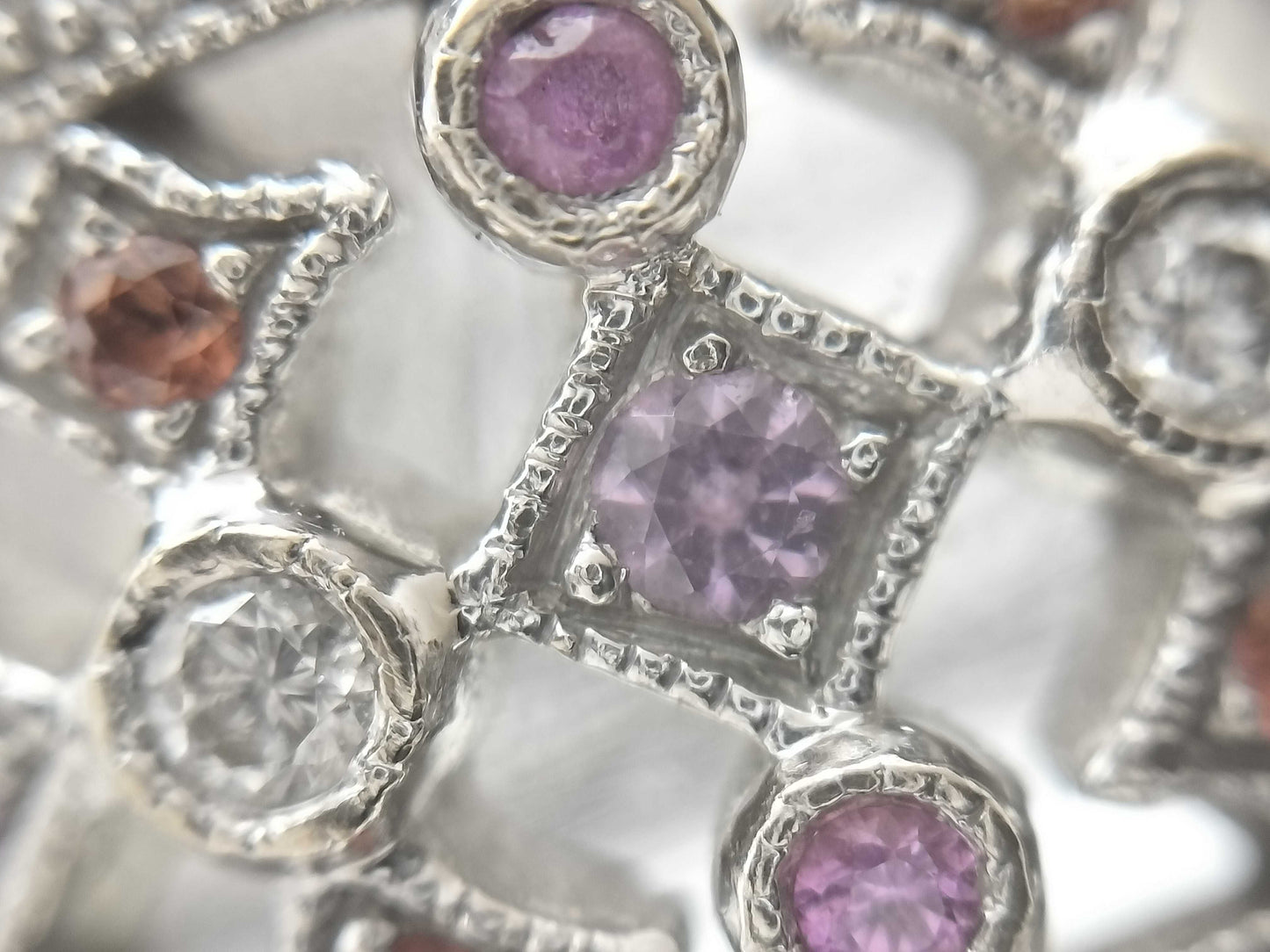 Colored Stone 0.59ct D0.59ct 750 11.5g Ring