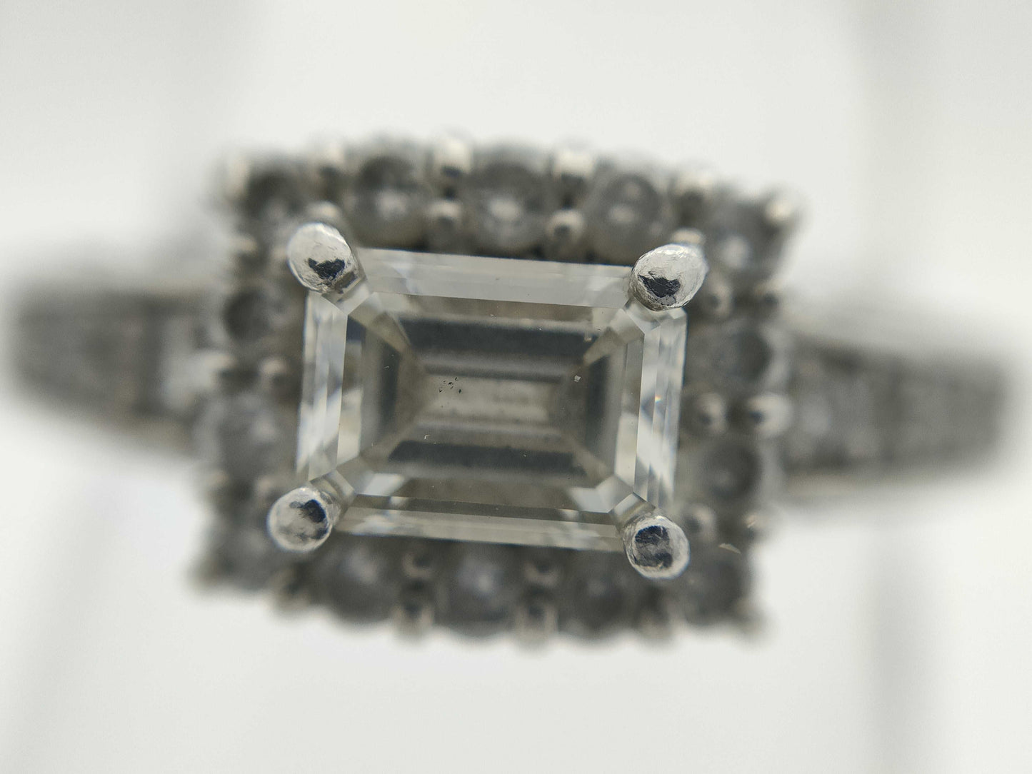 D0.582/0.60ct Pt900 5.5g Ring