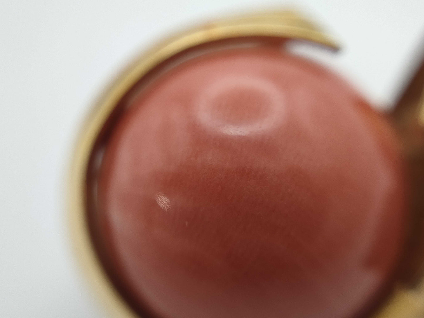 Coral pendant top, diameter approximately 18.6mm, 18K gold, 15.6g