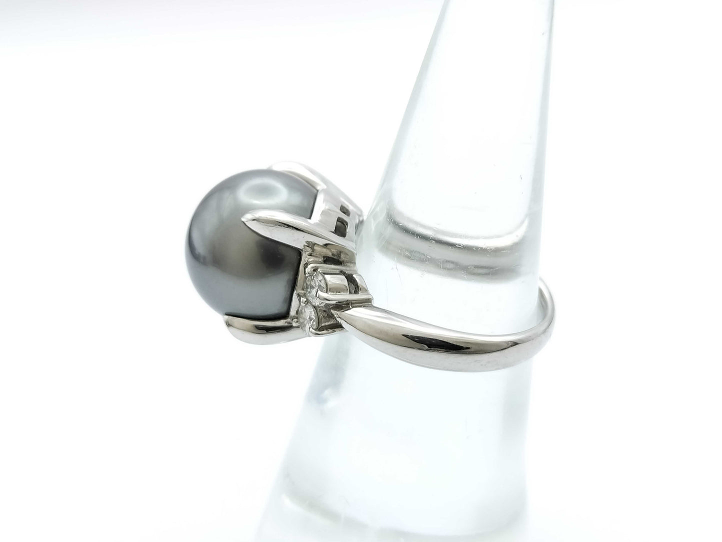 Black South Sea Pearl Ring, approx. 12.7mm diameter, 0.28ct, 10.7g, PT900