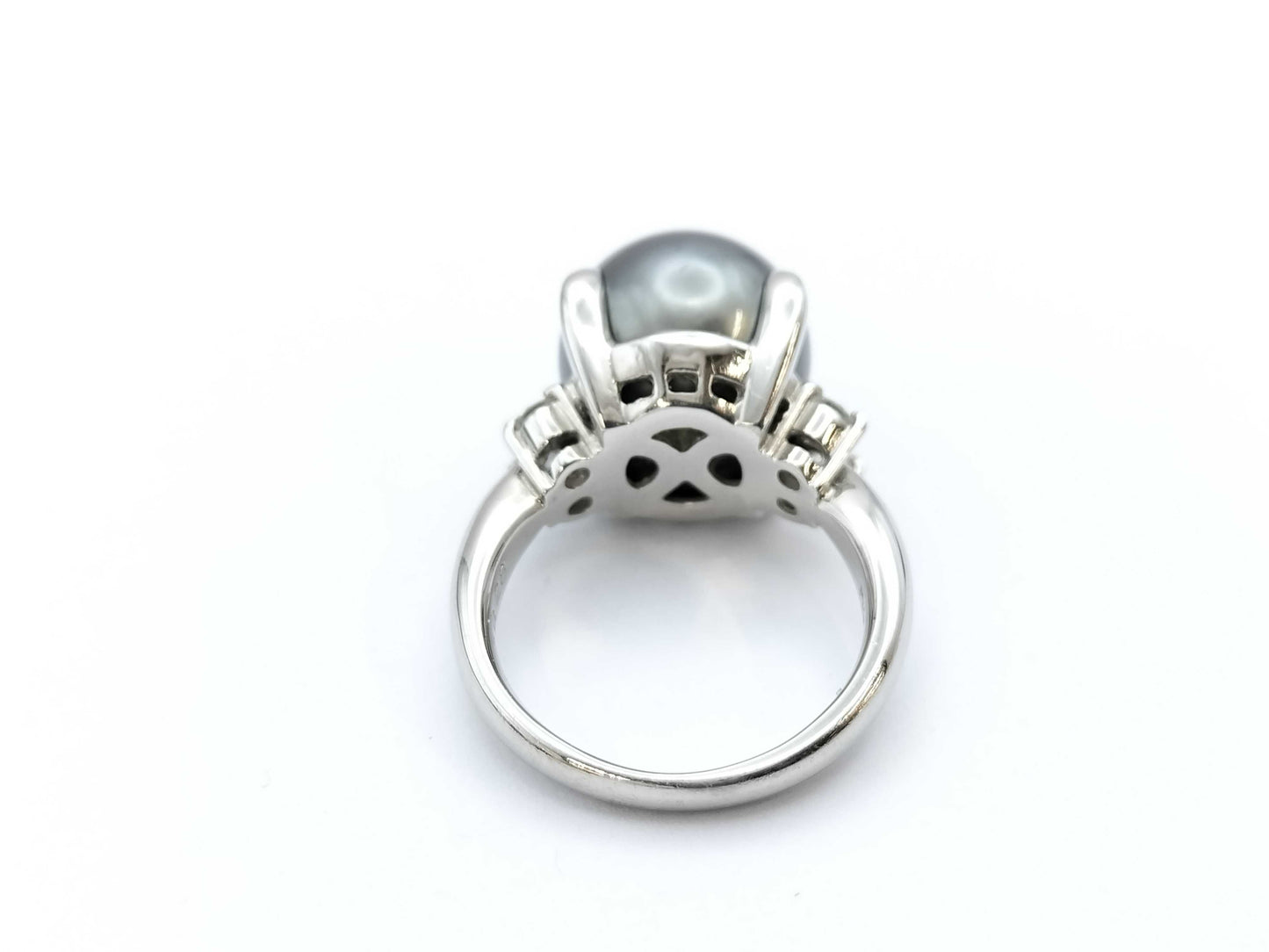 Black South Sea Pearl Ring, approx. 12.7mm diameter, 0.28ct, 10.7g, PT900