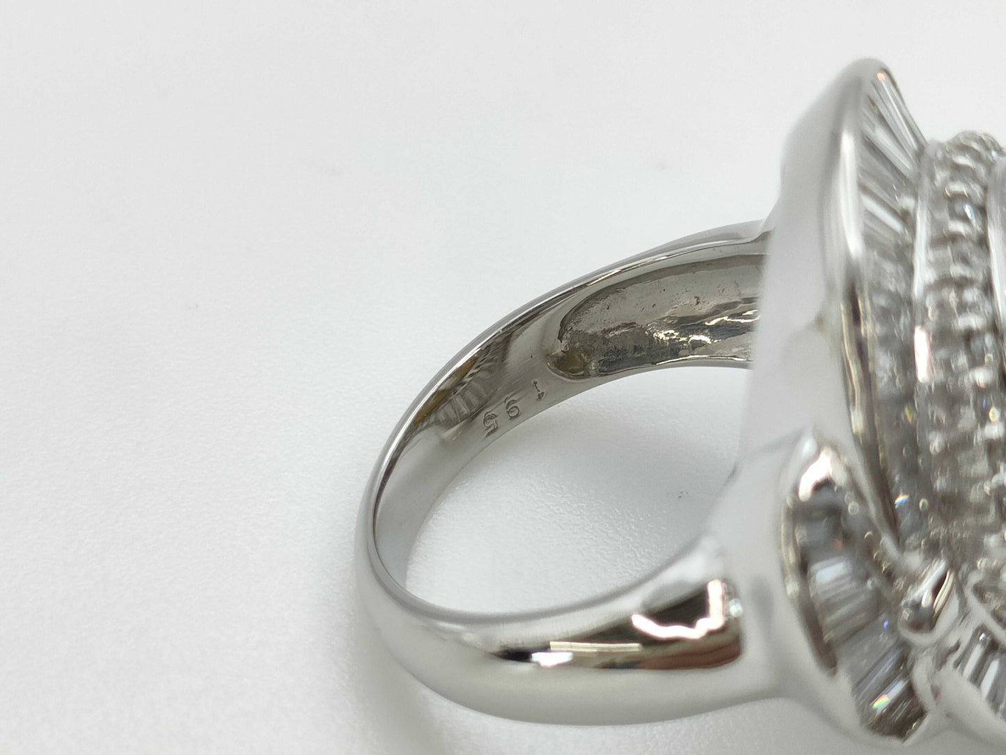 Pearl Ring, Diameter: Approx. 14.3mm, D1.95ct, Pt900, 19.4g