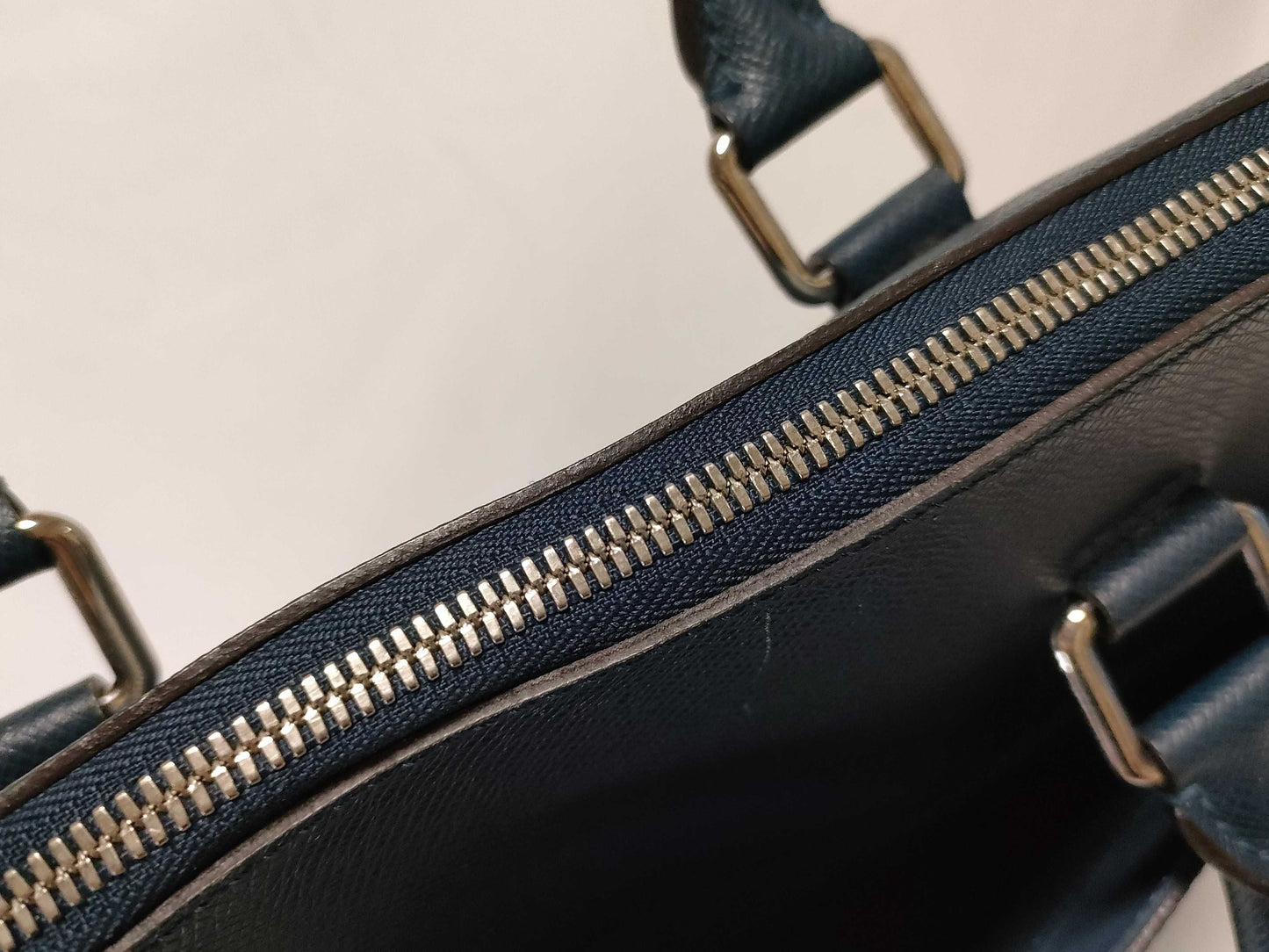 LOUIS VUITTON RFID Unverified MB3195 Louis Vuitton Taiga Damier Taiga Grigory Tote ★Strap Handbag