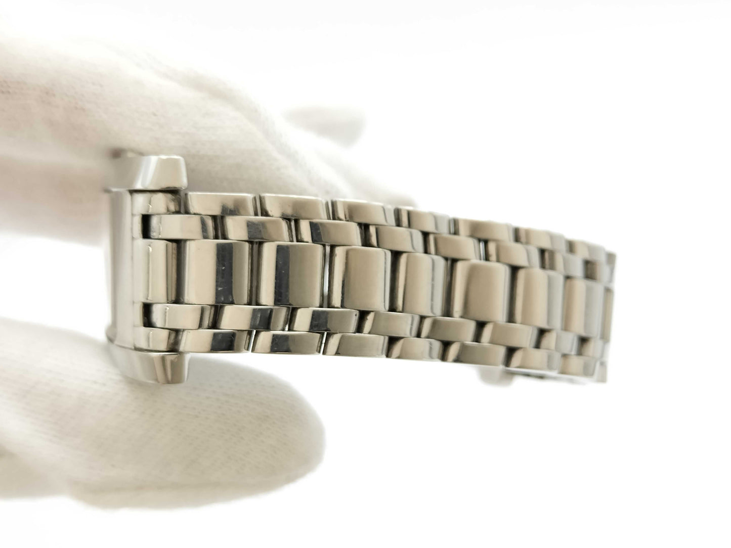 FENDI 069-7000L-972 White Dial Quartz Women's Watch