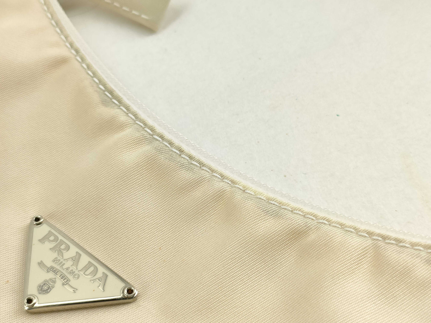 PRADA Nylon Prada One-Shoulder Beige Tessuto MV515 Card Shoulder Bag