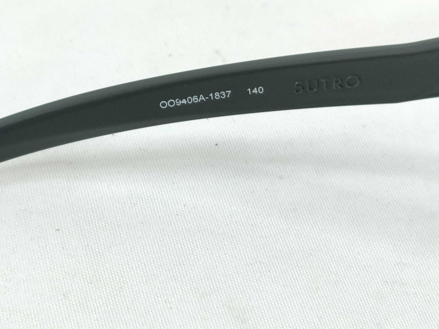 OAKLEY Oakley Sunglasses OO9406A Case Sunglasses and Glasses
