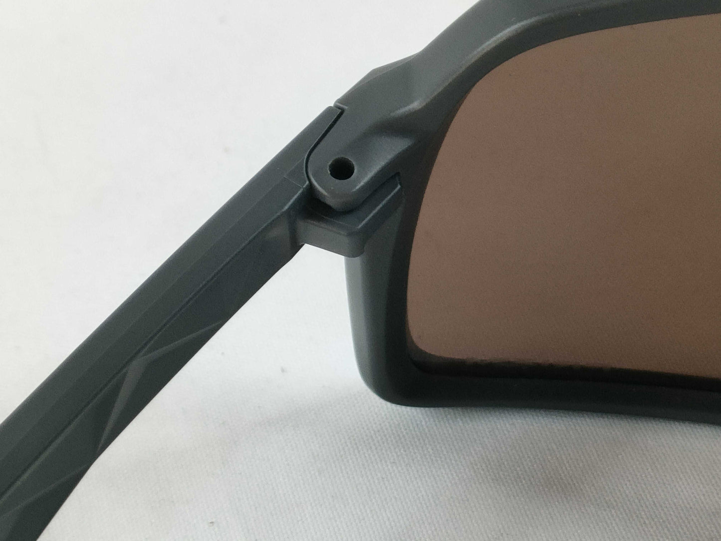 OAKLEY Oakley Sunglasses OO9406A Case Sunglasses and Glasses