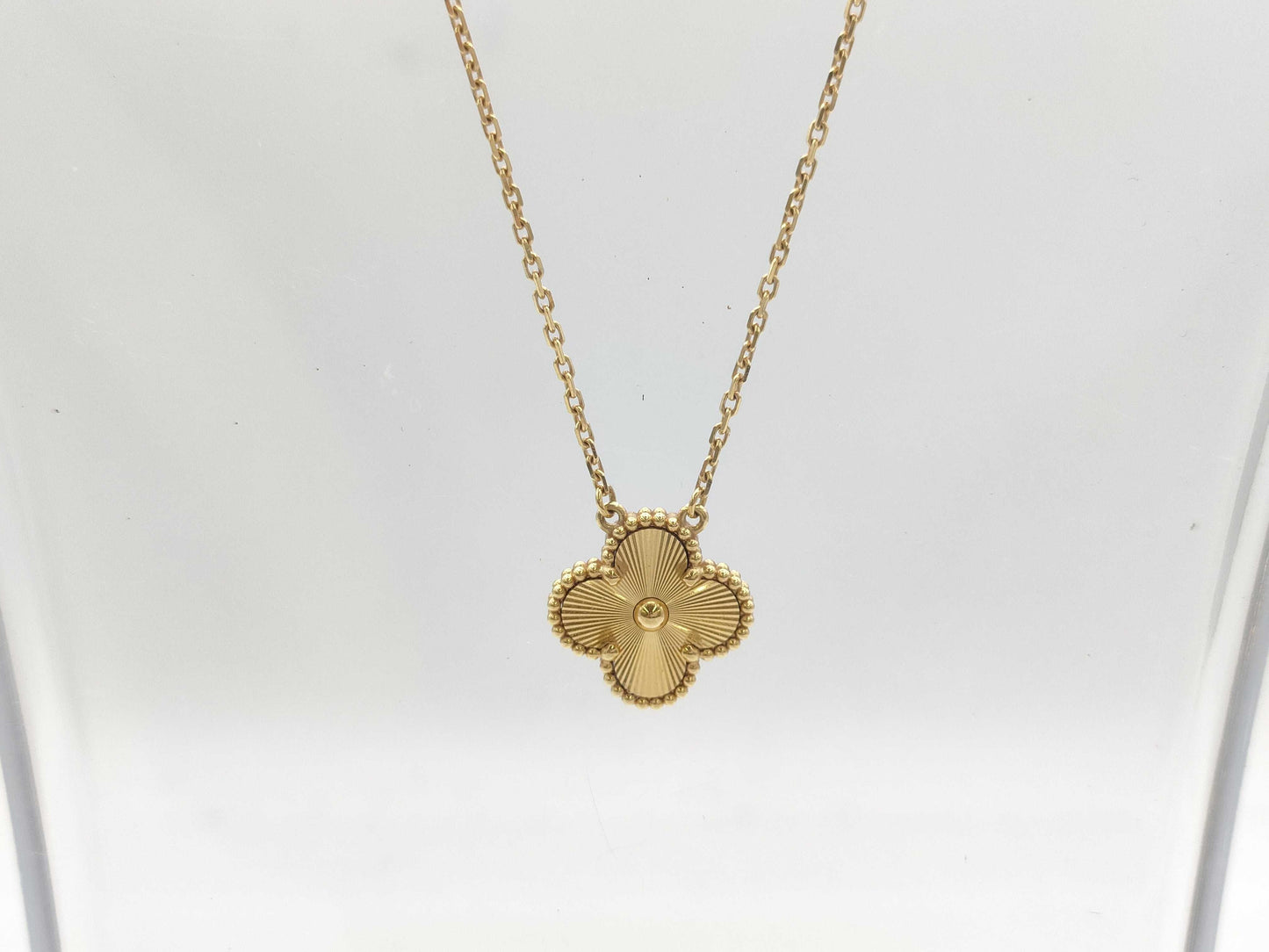 Van Cleef & Arpels Vintage Alhambra Guilloched Necklace in Yellow Gold and Au750, 6.7g