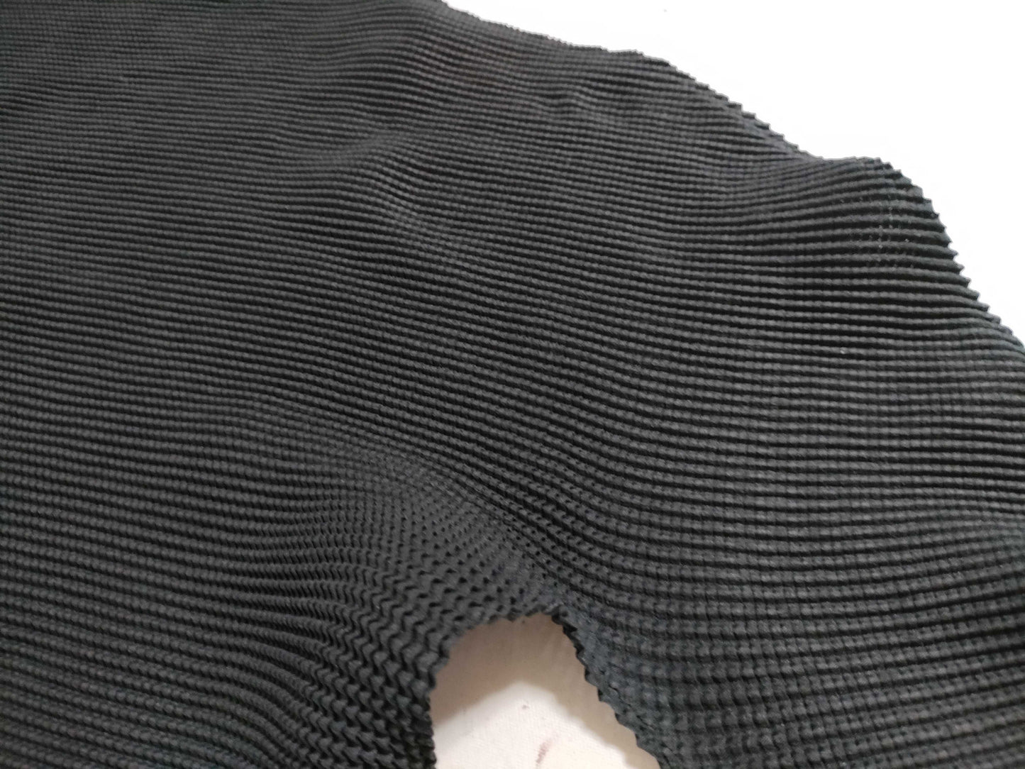 ISSEY MIYAKE Box Pleat Cactus Top, Black