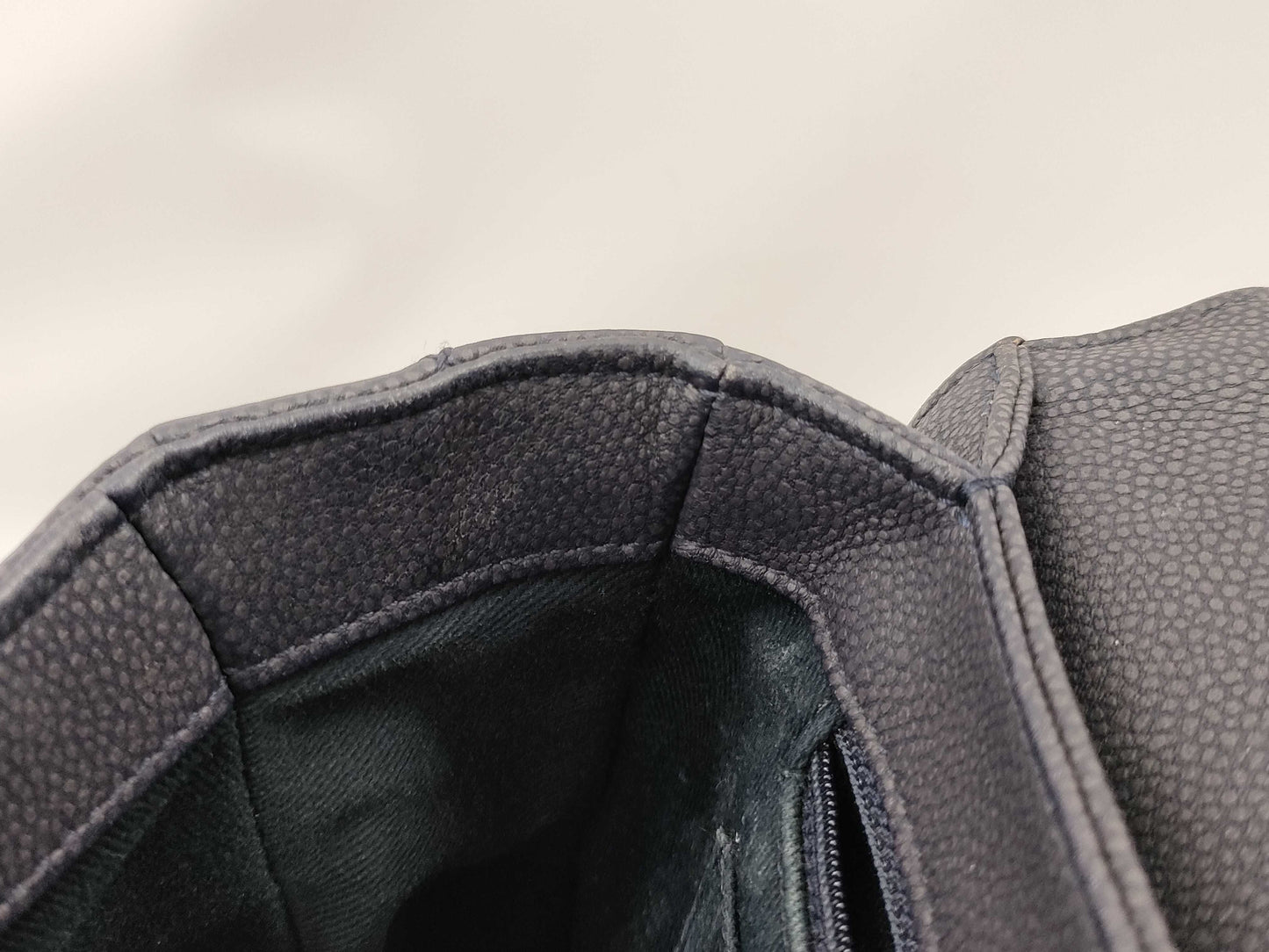 CHANEL Caviar Skin Shoulder Bag with Seal
