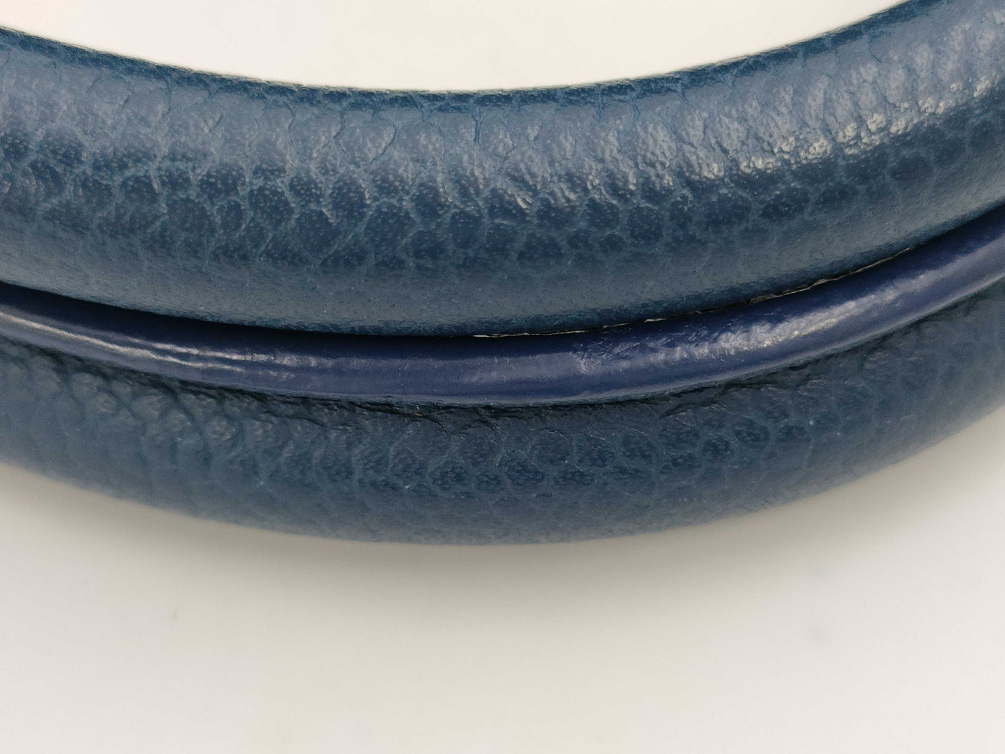 CHANEL Caviar Skin Shoulder Bag
