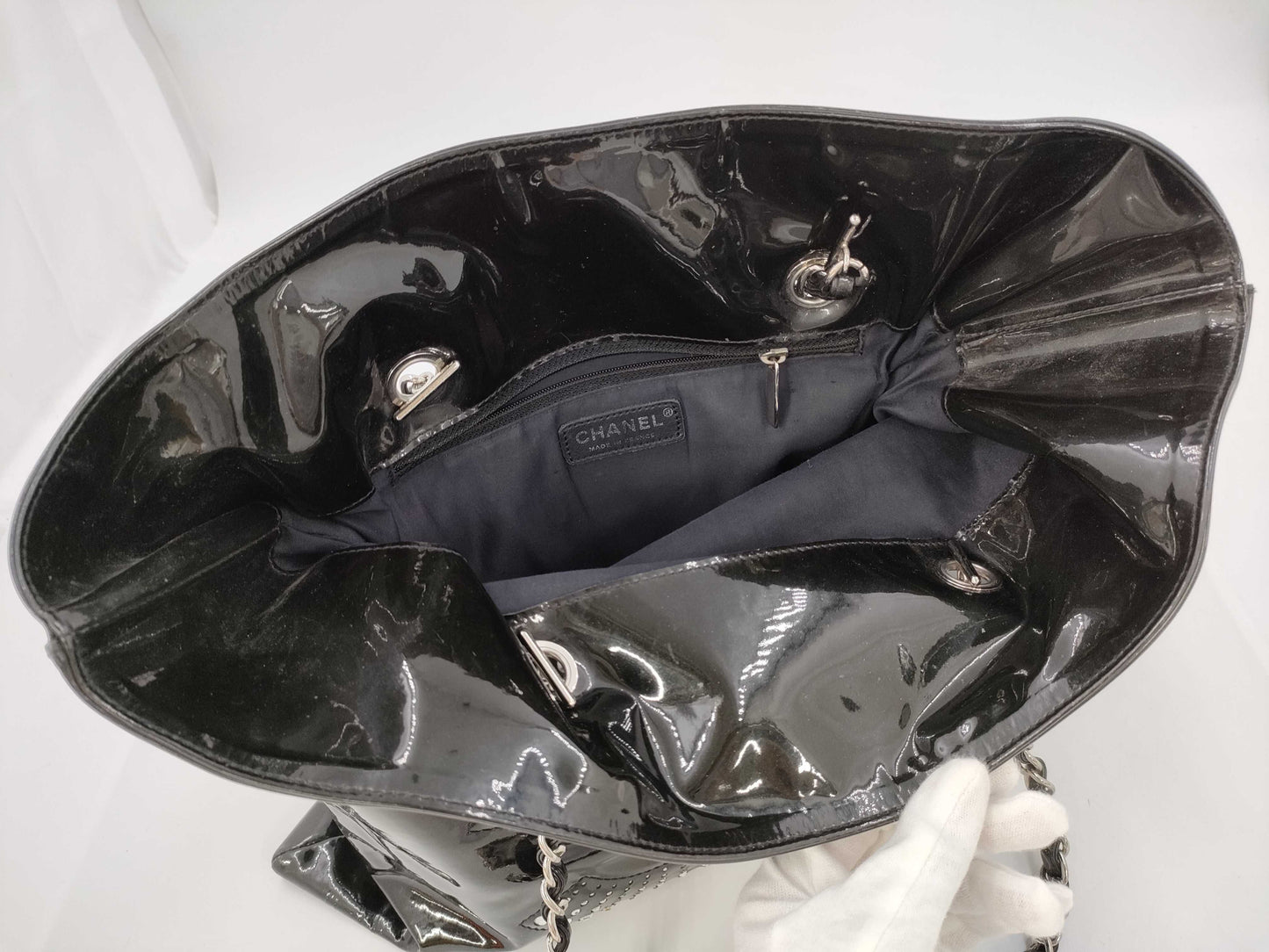 CHANEL Patent Leather Bonbon Chain Shoulder Bag