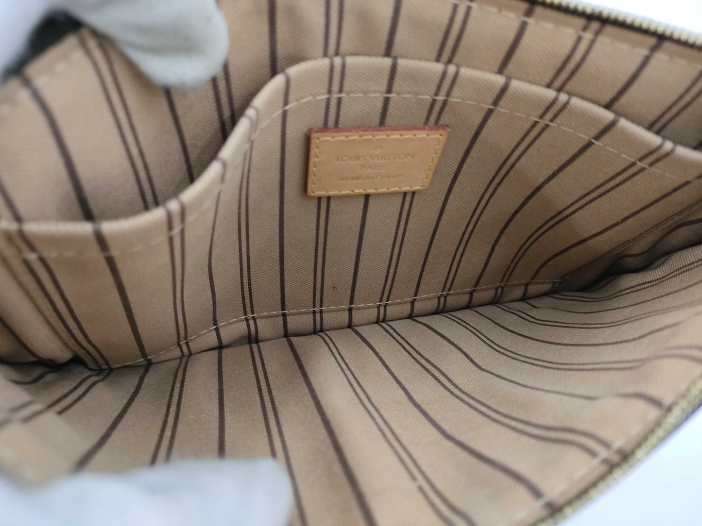 LOUIS VUITTON Monogram Neverfull MM Pouch