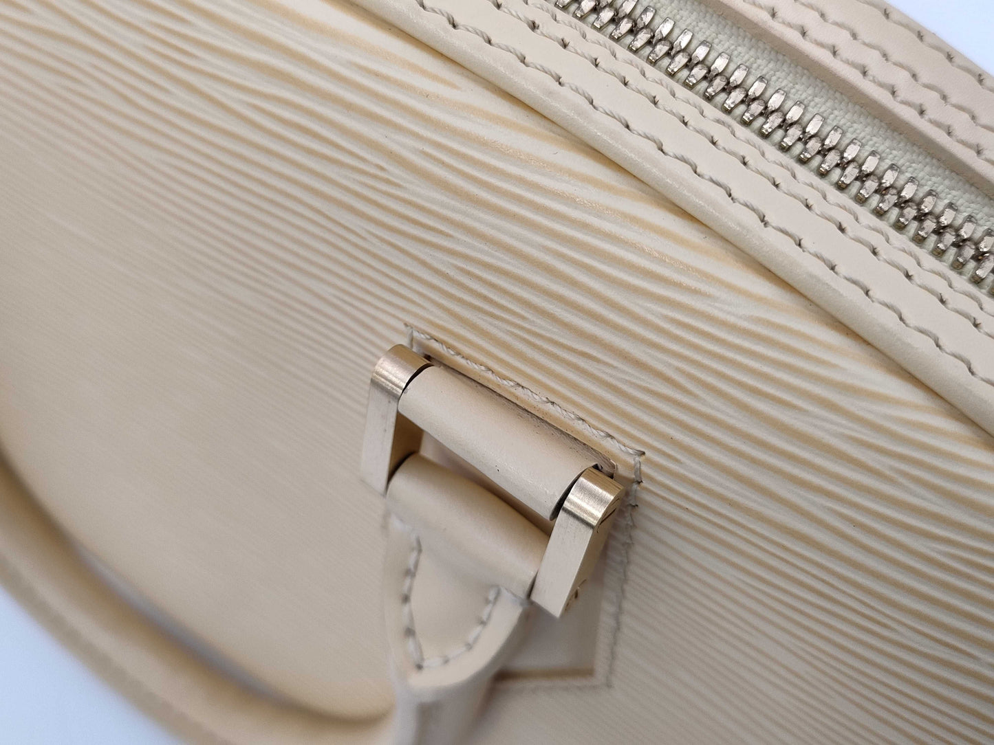 LOUIS VUITTON Epi Jasmine M5208A Handbag