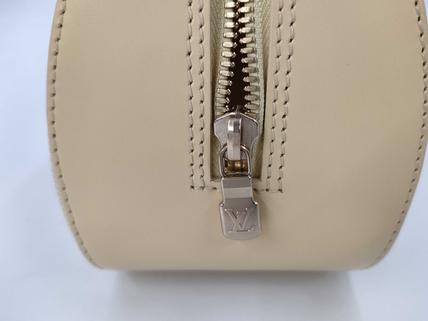 LOUIS VUITTON Epi Jasmine M5208A Handbag