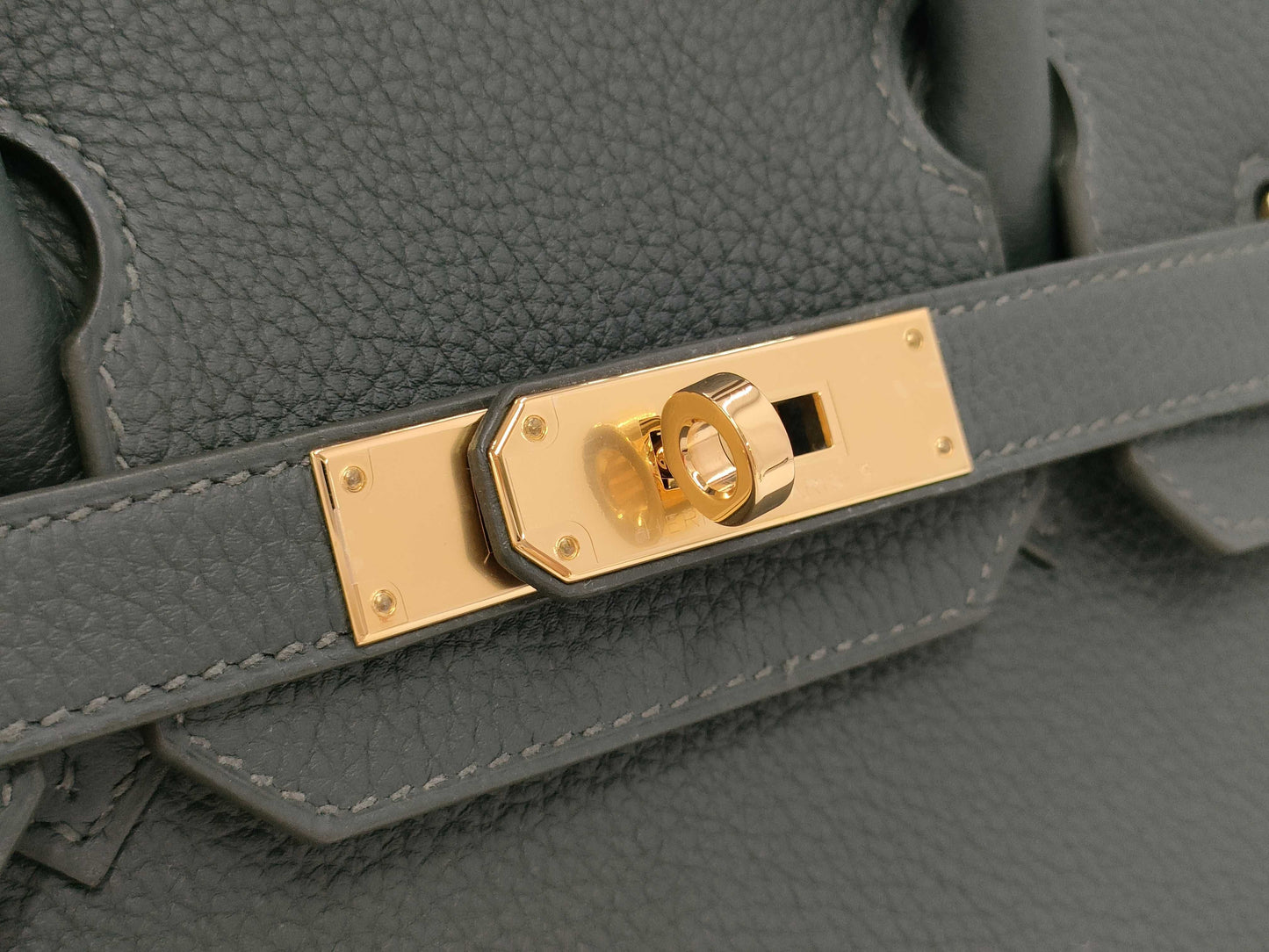 HERMES Birkin 30K Stamped Vert Amande Gold Hardware Handbag