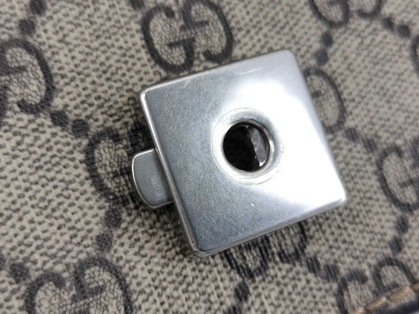 GUCCI GG Supreme Dionysus Large Shoulder Bag in Beige and Silver Supreme Coated Canvas