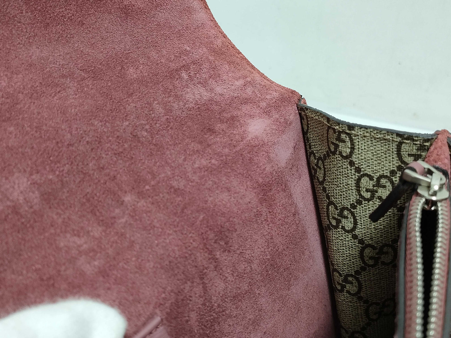 GUCCI GG Supreme Medium Dionysus Blooms Shoulder Bag in Beige/Red with Blooms Supreme Coated Canvas and Silver