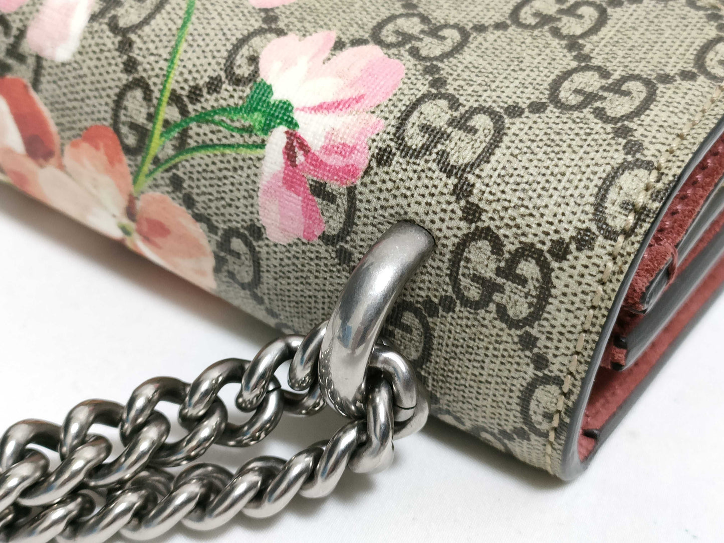 GUCCI GG Supreme Medium Dionysus Blooms Shoulder Bag in Beige/Red with Blooms Supreme Coated Canvas and Silver