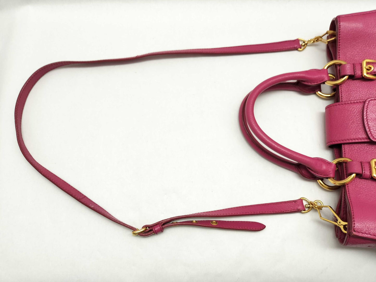Miu Miu Miu Miu Push Lock Tote in Fuchsia Grained Calfskin Leather with Gold 197 B Shoulder Bag
