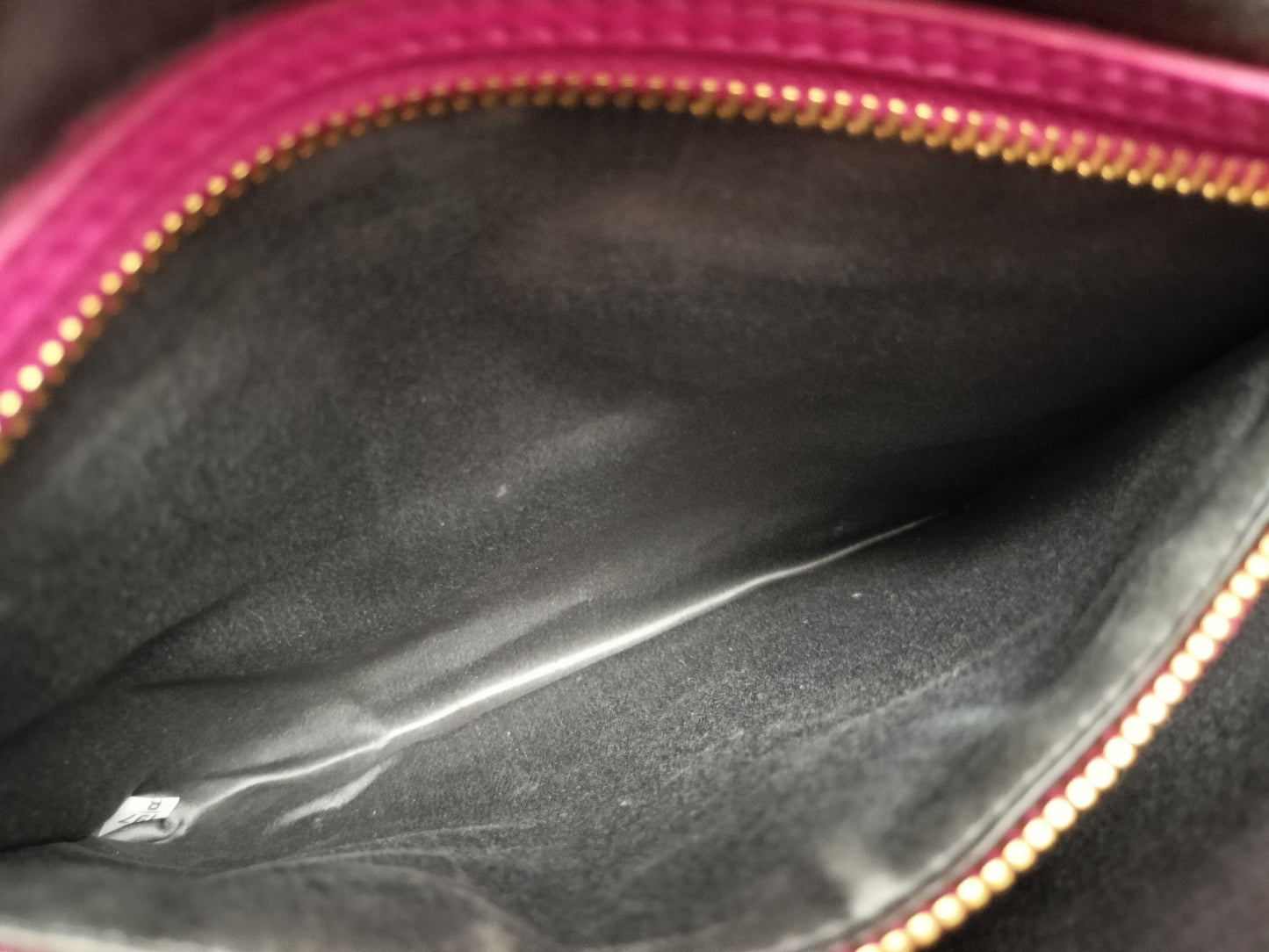 Miu Miu Miu Miu Push Lock Tote in Fuchsia Grained Calfskin Leather with Gold 197 B Shoulder Bag