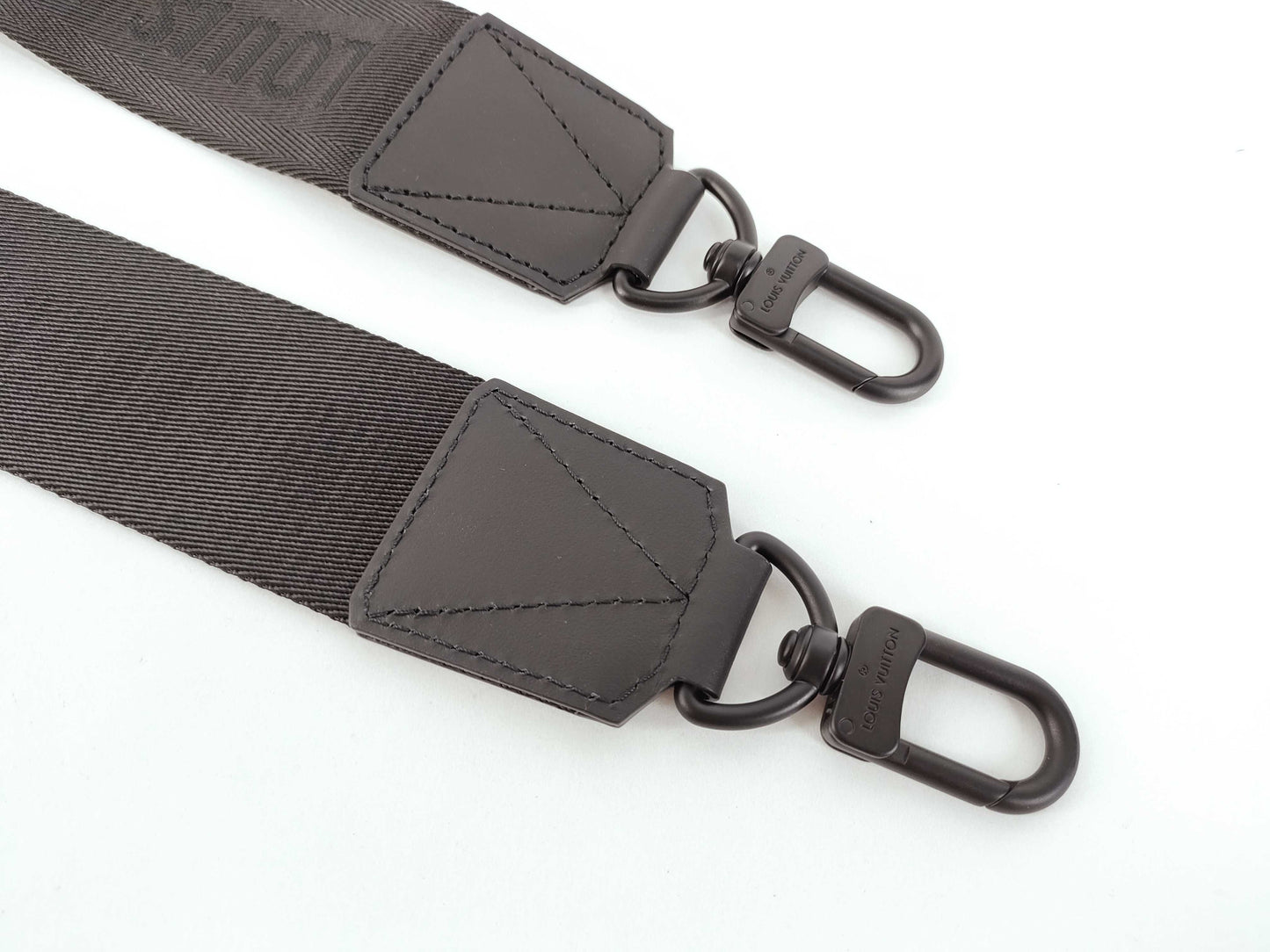 LOUIS VUITTON Louis Vuitton Signature Adjustable Strap Black with Black Hardware 95*5*.05cm Other Accessories