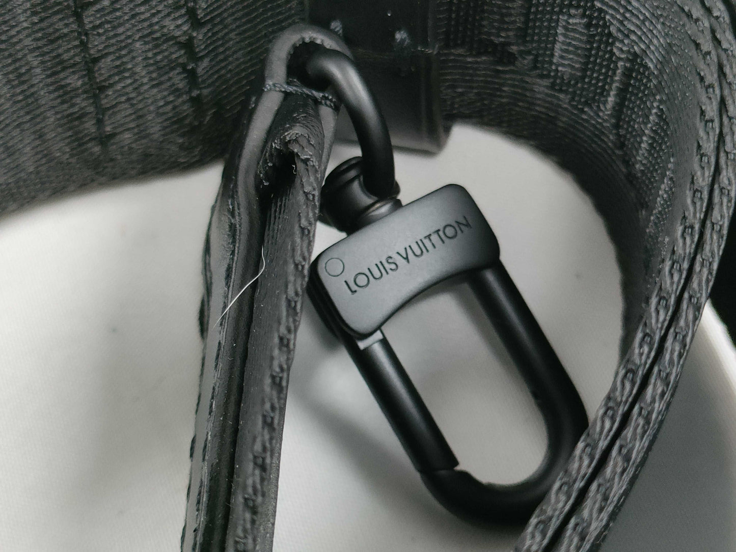 LOUIS VUITTON Louis Vuitton Signature Adjustable Strap Black with Black Hardware 95*4.5*0.5cm Strap