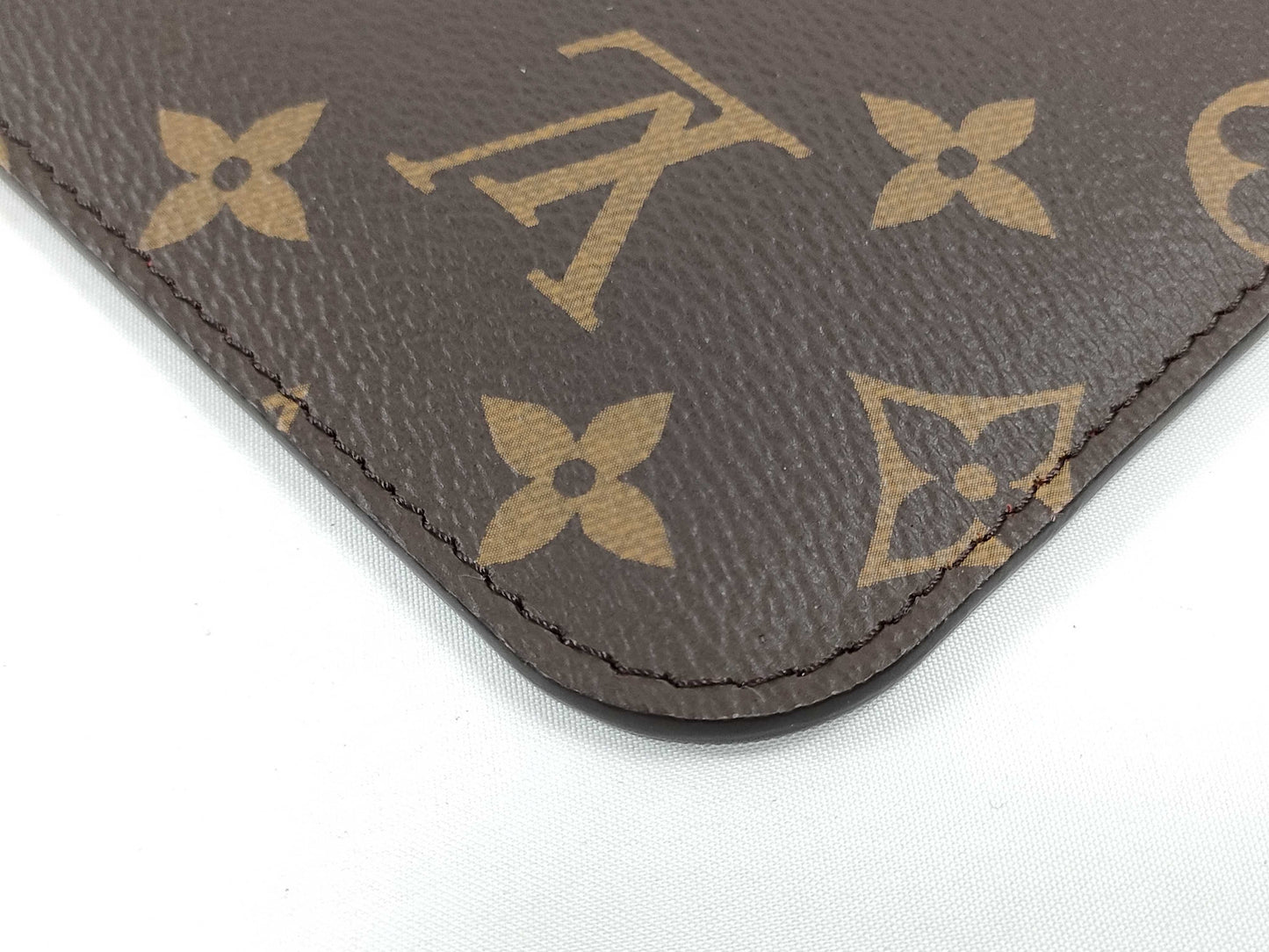LOUIS VUITTON Monogram Louis Vuitton Neverfull Pouch / Brown Monogram Canvas / Gold Hardware Other Accessories