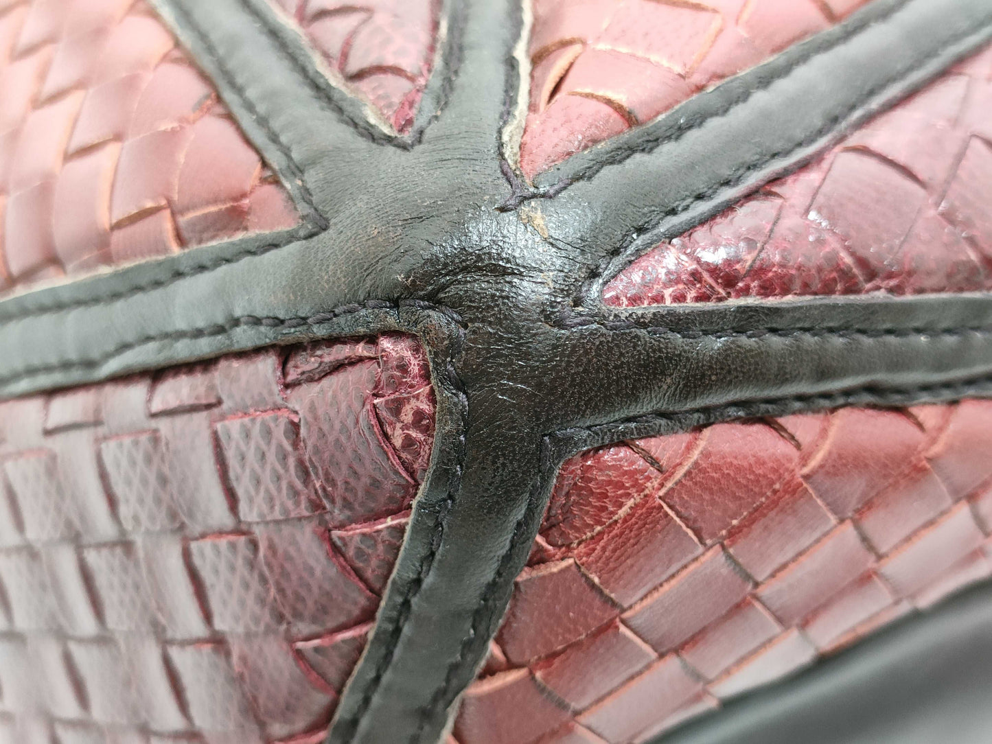 BOTTEGA VENETA Intrecciato Lizard Shoulder Bag