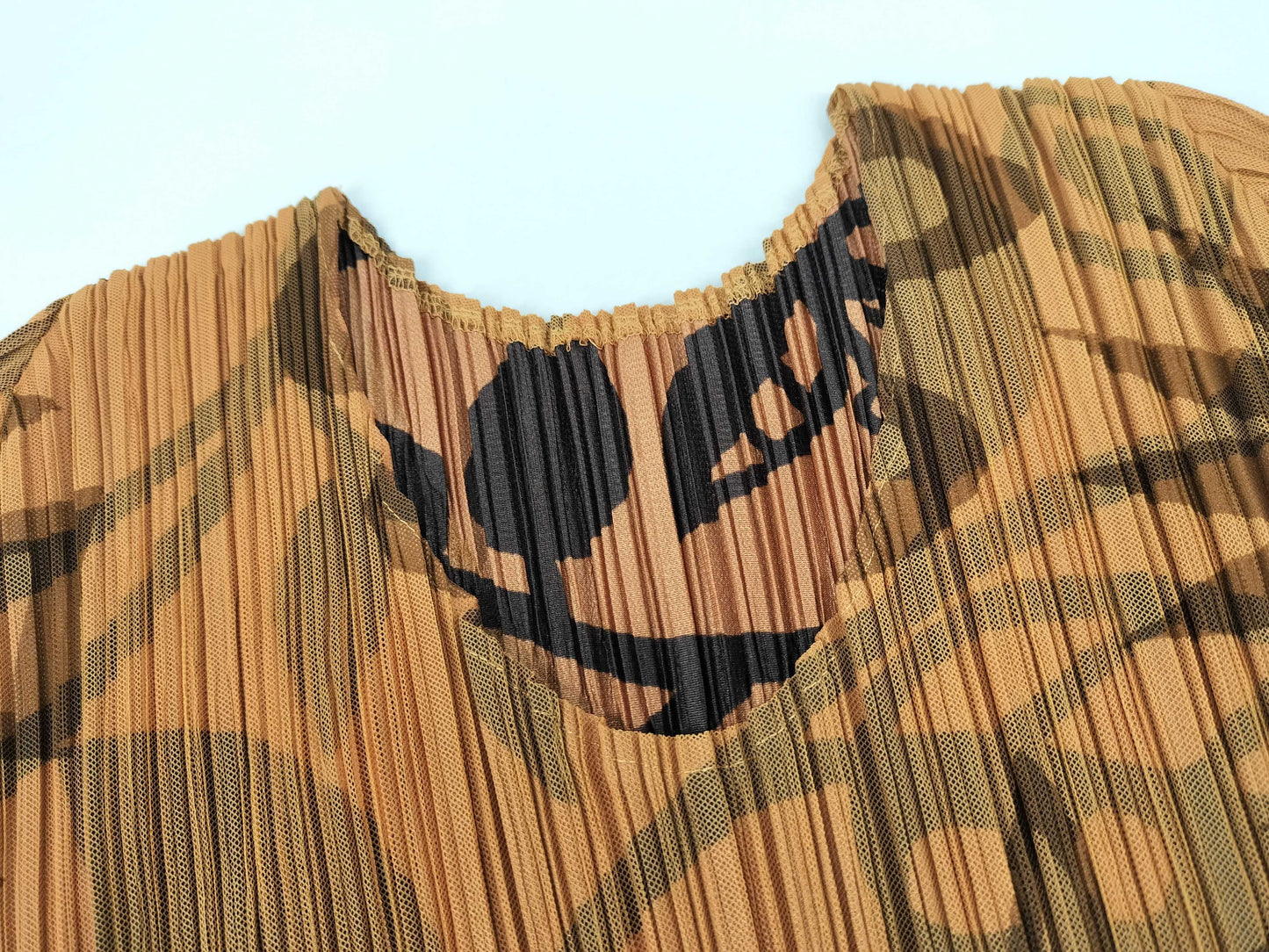 ISSEY MIYAKE PLEATS PLEASE floral print top