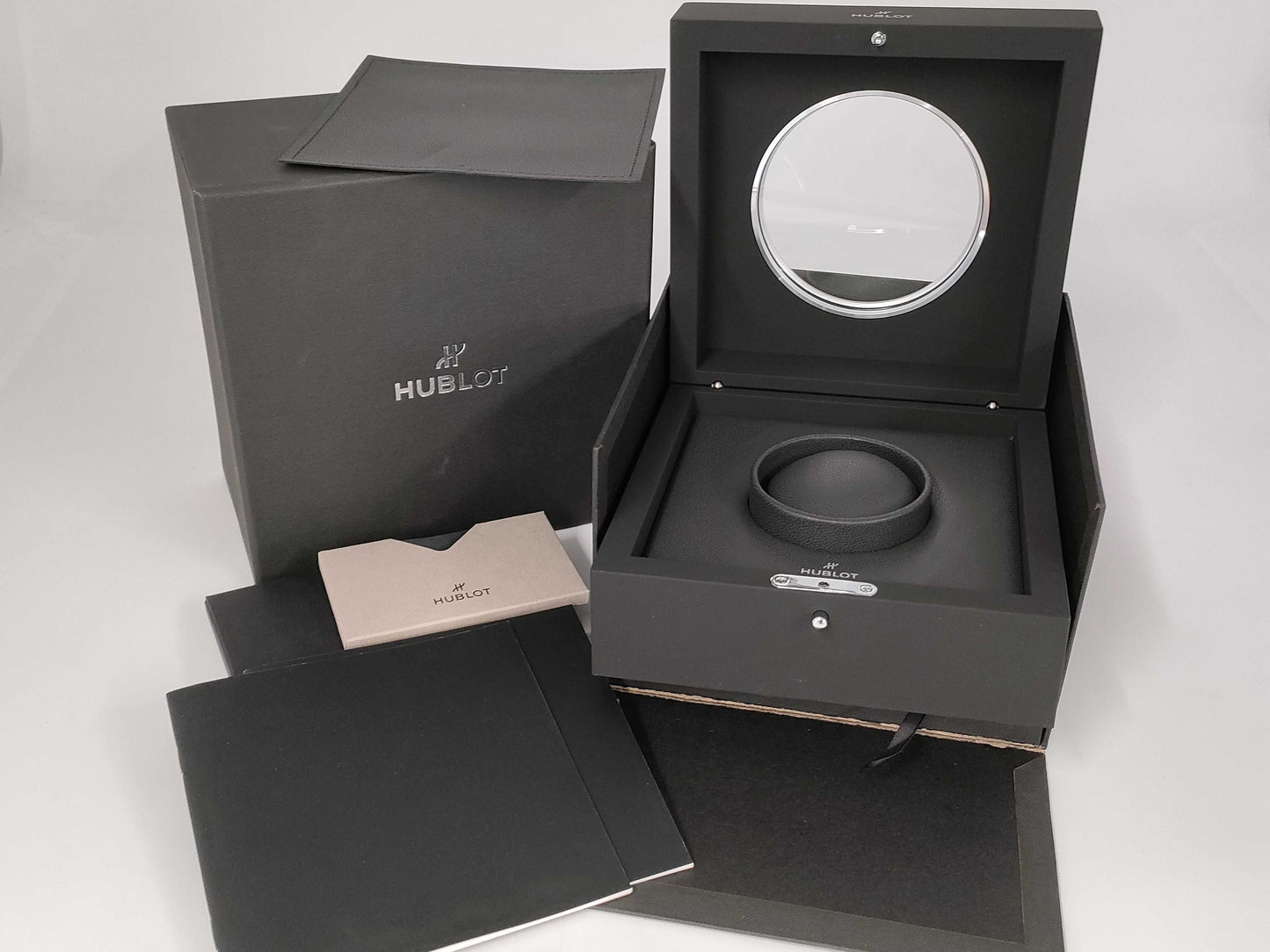 HUBLOT Big Bang Integrated Black Magic 451.CX.1170.CX 1528569 Automatic Men's Watch