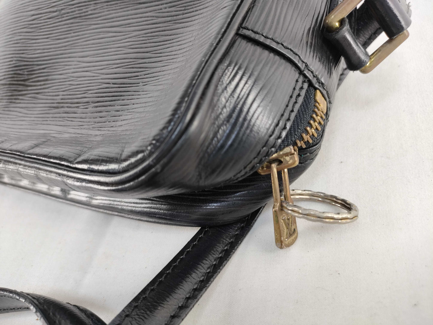 LOUIS VUITTON Epi LV Shoulder Bag Shoulder Bag